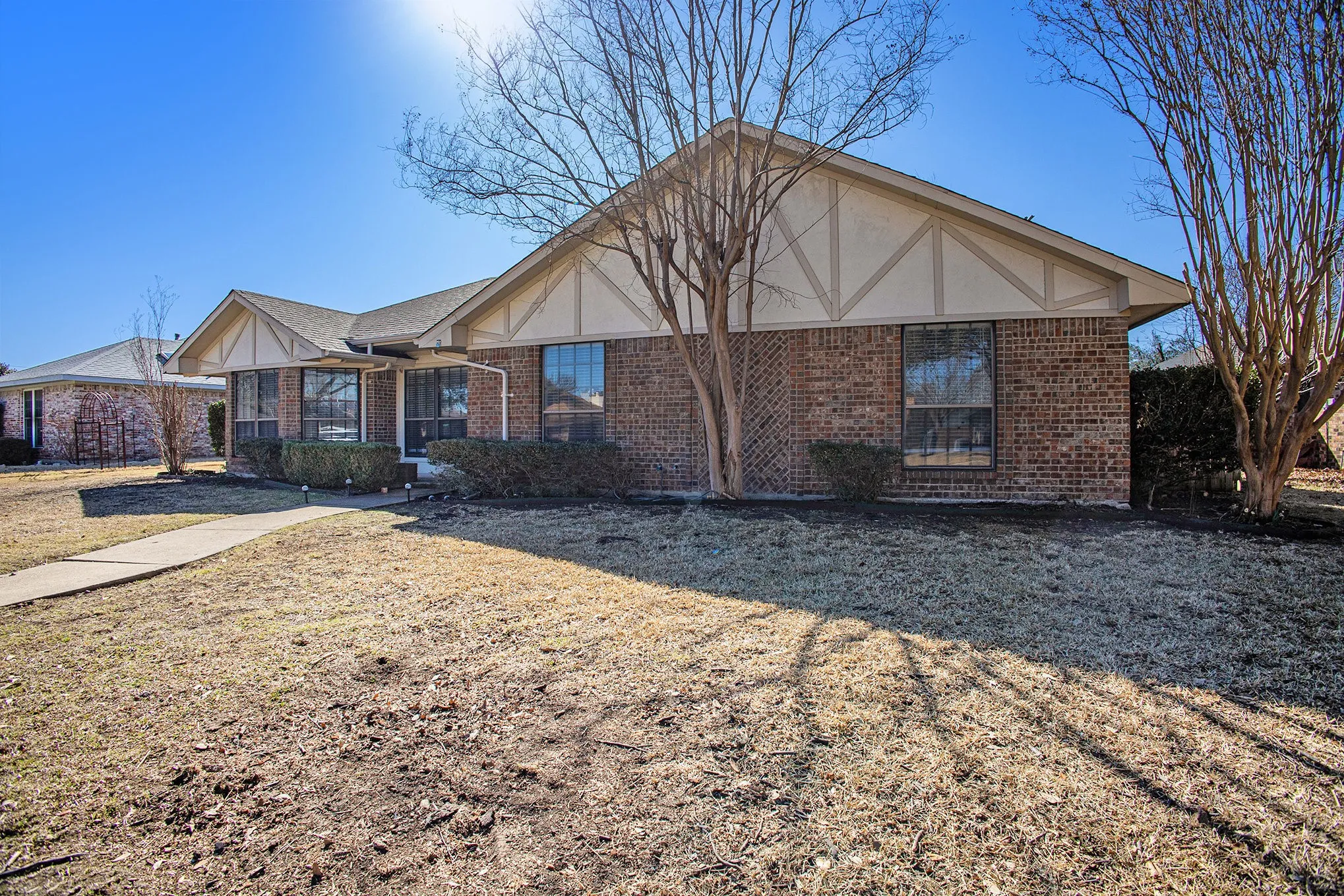Single Family Residence For Rent in Collin County , 3204 Anchor Drive, Plano, Texas 75023, 3 Bedroom, 2 Bathroom, 2 Garage spaces, 1,604 Sqft, built in 1983, mls#21398573, Real Estate Agent in Plano, Homes For Rent in Collin county, Homes For Rent in Plano, Realtor in Plano Texas, Real Estate Brokerage Independent Realty Texas, Luminita Cordes Realtor