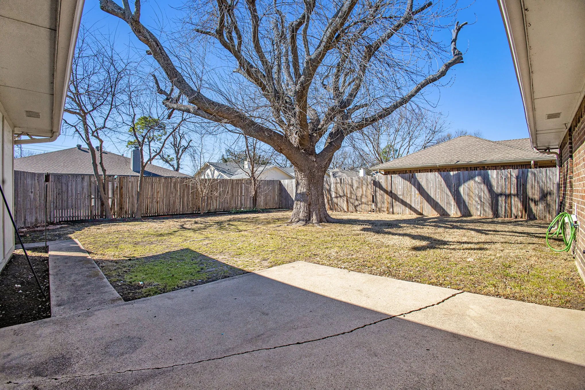 Single Family Residence For Rent in Collin County , 3204 Anchor Drive, Plano, Texas 75023, 3 Bedroom, 2 Bathroom, 2 Garage spaces, 1,604 Sqft, built in 1983, mls#21398573, Real Estate Agent in Plano, Homes For Rent in Collin county, Homes For Rent in Plano, Realtor in Plano Texas, Real Estate Brokerage Independent Realty Texas, Luminita Cordes Realtor