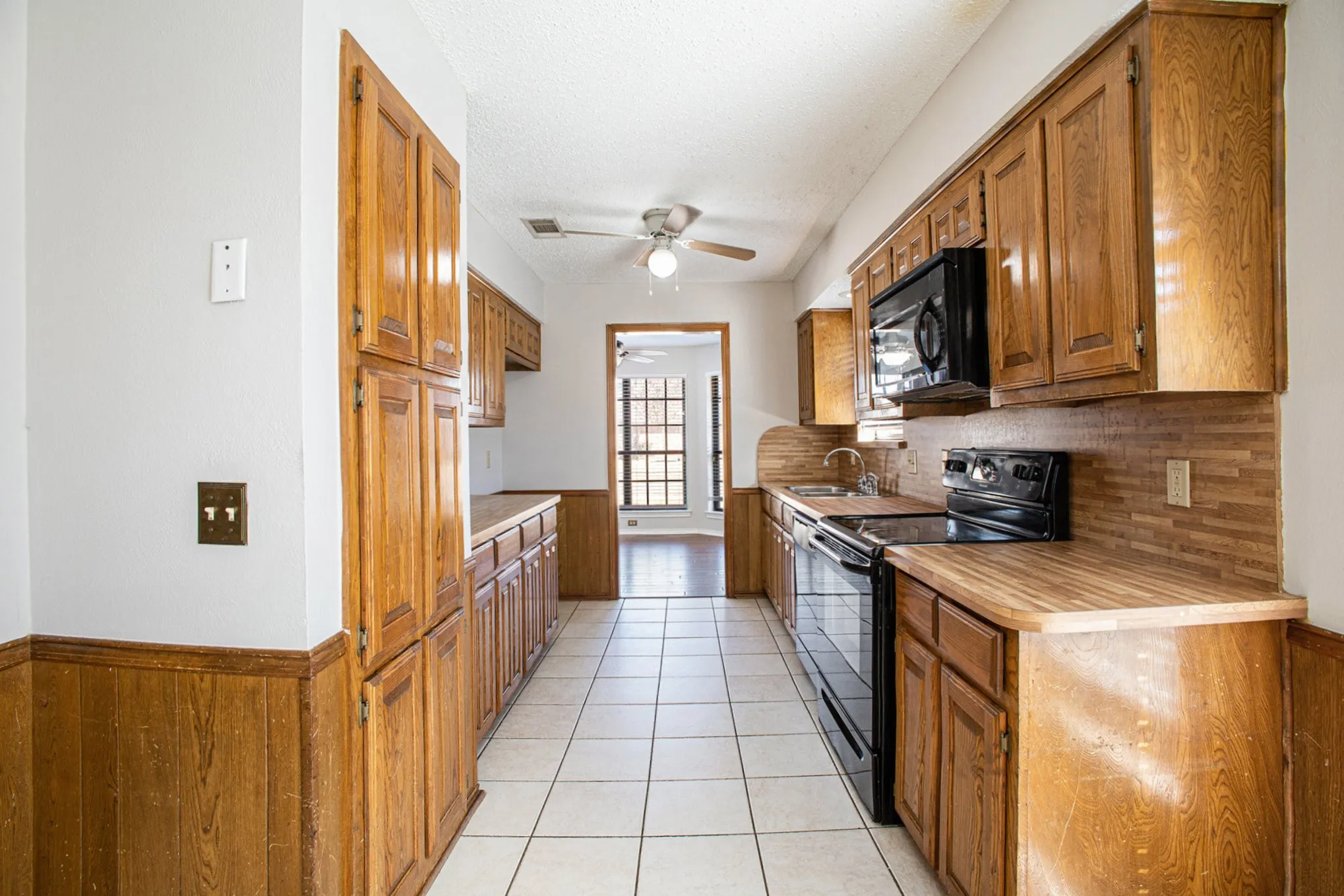 Single Family Residence For Rent in Collin County , 3204 Anchor Drive, Plano, Texas 75023, 3 Bedroom, 2 Bathroom, 2 Garage spaces, 1,604 Sqft, built in 1983, mls#21398573, Real Estate Agent in Plano, Homes For Rent in Collin county, Homes For Rent in Plano, Realtor in Plano Texas, Real Estate Brokerage Independent Realty Texas, Luminita Cordes Realtor