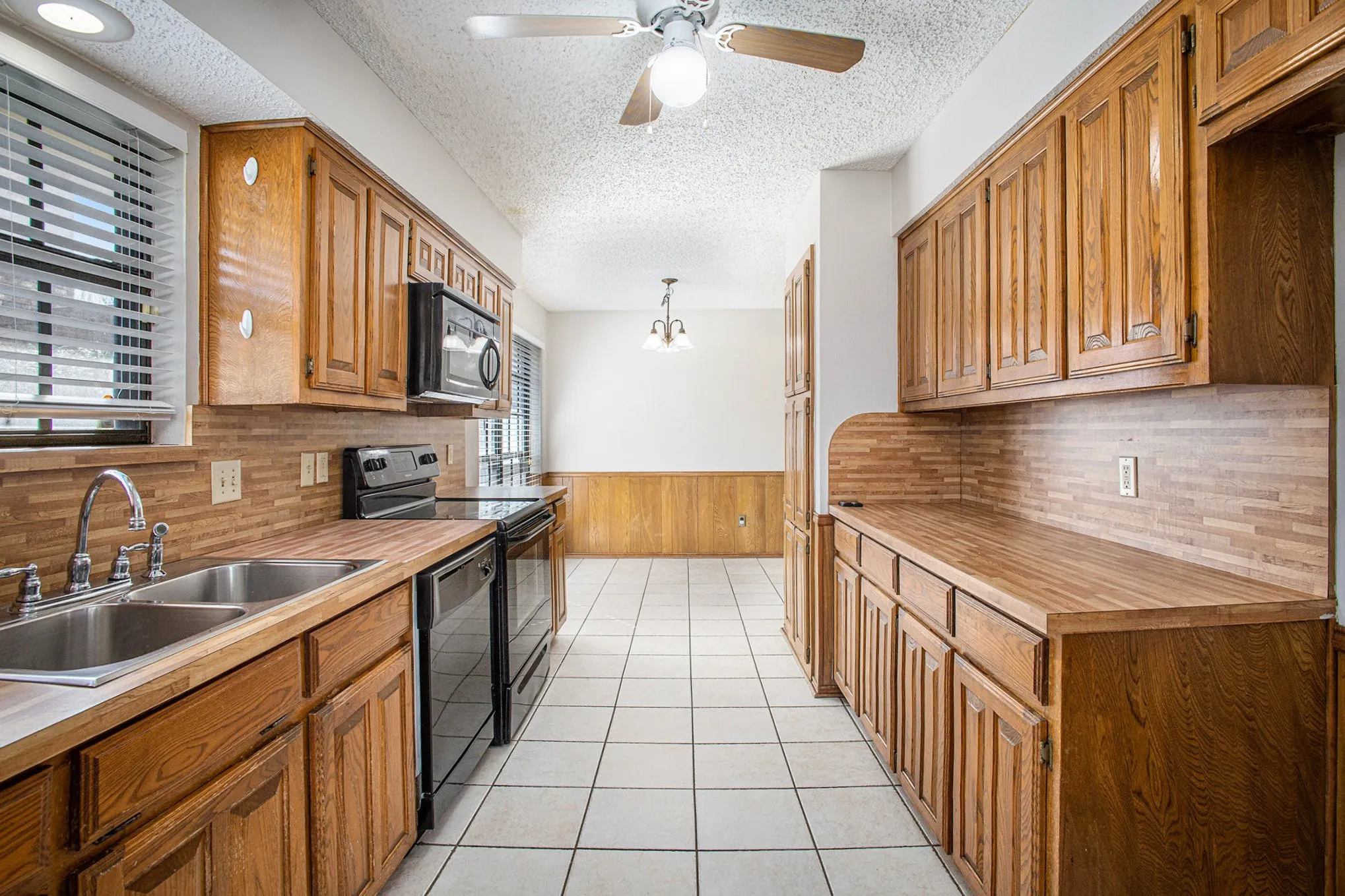 Single Family Residence For Rent in Collin County , 3204 Anchor Drive, Plano, Texas 75023, 3 Bedroom, 2 Bathroom, 2 Garage spaces, 1,604 Sqft, built in 1983, mls#21398573, Real Estate Agent in Plano, Homes For Rent in Collin county, Homes For Rent in Plano, Realtor in Plano Texas, Real Estate Brokerage Independent Realty Texas, Luminita Cordes Realtor