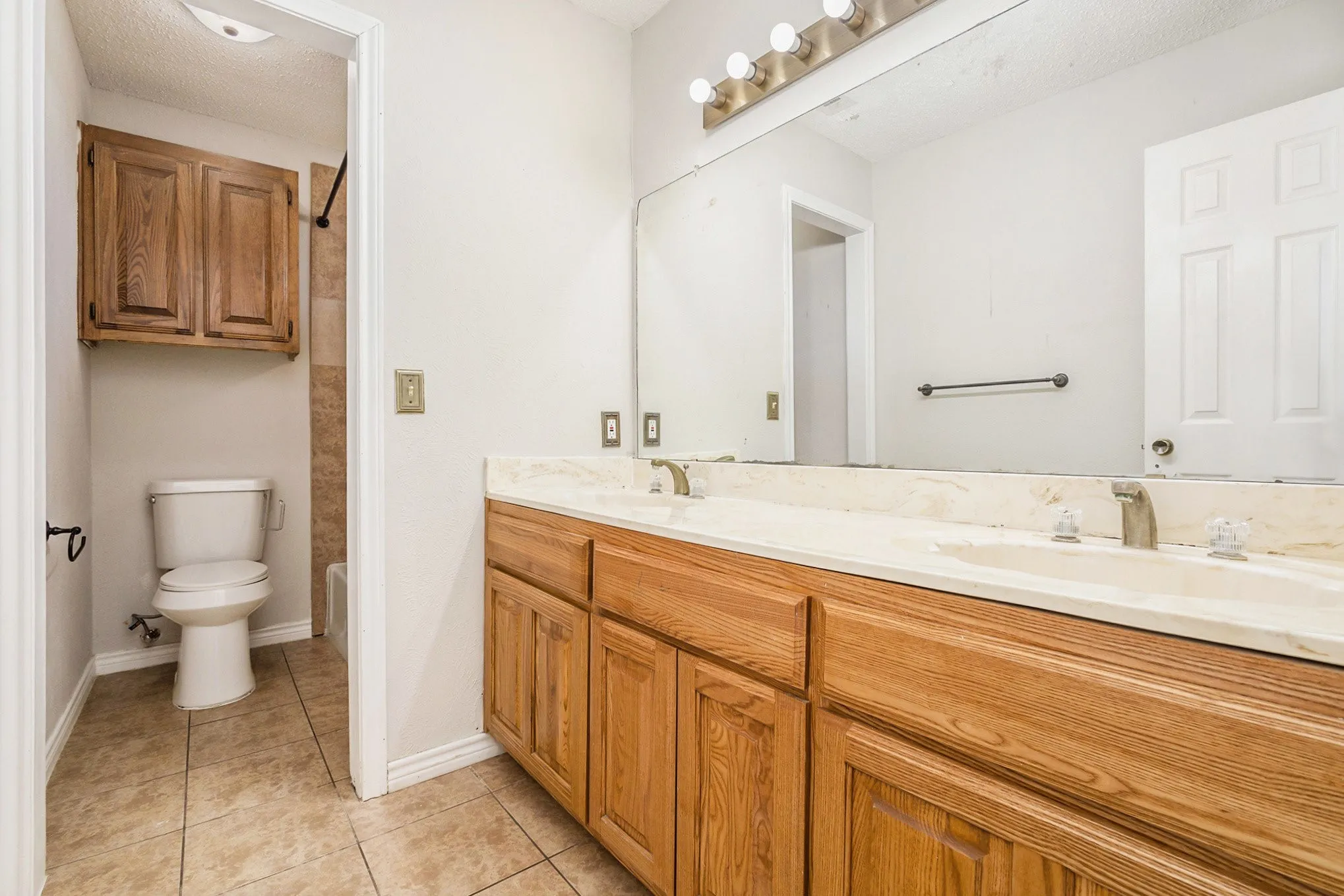 Single Family Residence For Rent in Collin County , 3204 Anchor Drive, Plano, Texas 75023, 3 Bedroom, 2 Bathroom, 2 Garage spaces, 1,604 Sqft, built in 1983, mls#21398573, Real Estate Agent in Plano, Homes For Rent in Collin county, Homes For Rent in Plano, Realtor in Plano Texas, Real Estate Brokerage Independent Realty Texas, Luminita Cordes Realtor