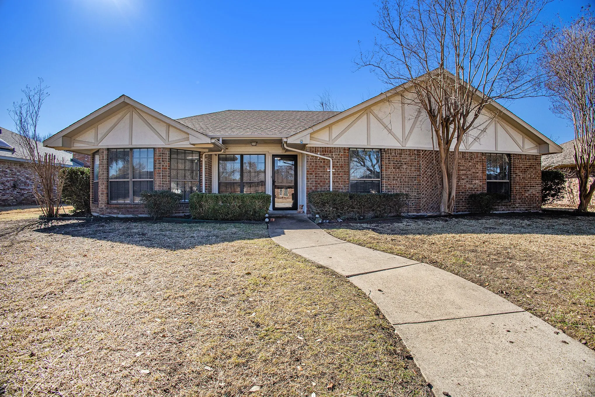 Single Family Residence For Rent in Collin County , 3204 Anchor Drive, Plano, Texas 75023, 3 Bedroom, 2 Bathroom, 2 Garage spaces, 1,604 Sqft, built in 1983, mls#21398573, Real Estate Agent in Plano, Homes For Rent in Collin county, Homes For Rent in Plano, Realtor in Plano Texas, Real Estate Brokerage Independent Realty Texas, Luminita Cordes Realtor