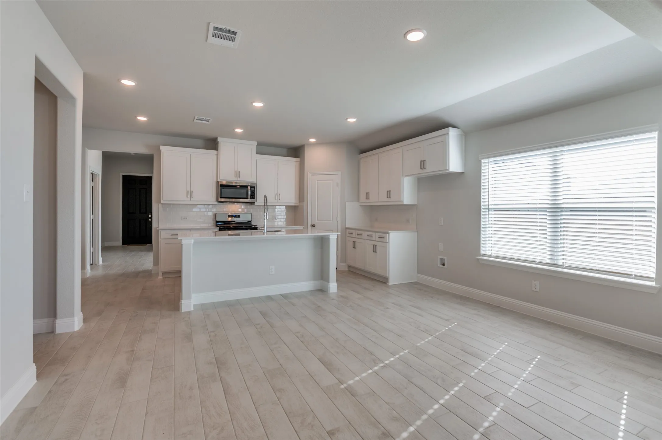 Single Family Residence For Sale in Collin County , 2902 Italia Terrace, Princeton, Texas 75407, 4 Bedroom, 2 Bathroom, 2 Garage spaces, 2,099 Sqft, built in 2024, mls#21396474, Real Estate Agent in Princeton, Homes For Sale in Collin county, Homes For Sale in Princeton, Realtor in Princeton Texas, Real Estate Brokerage Independent Realty Texas, Luminita Cordes Realtor