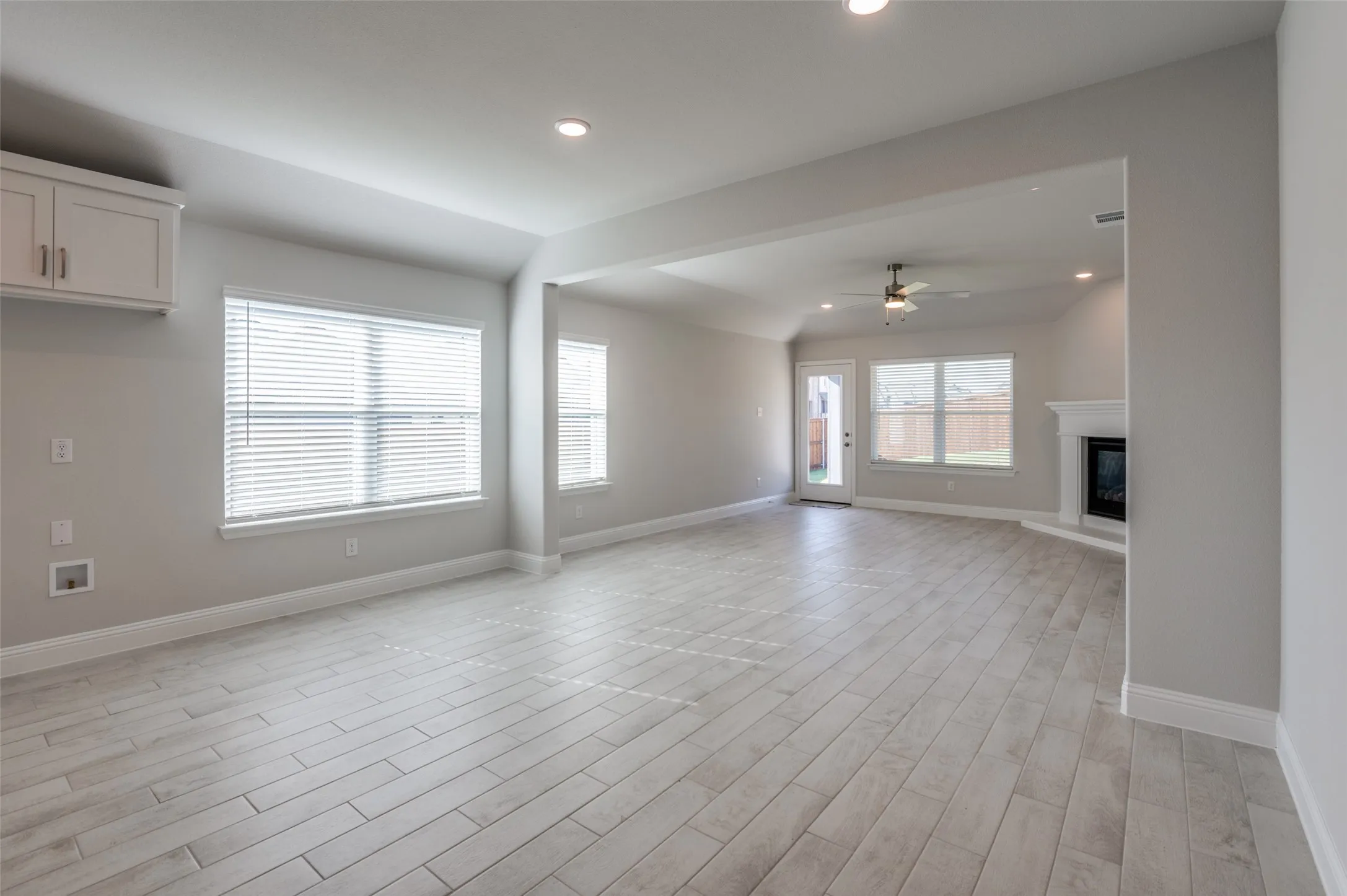 Single Family Residence For Sale in Collin County , 2902 Italia Terrace, Princeton, Texas 75407, 4 Bedroom, 2 Bathroom, 2 Garage spaces, 2,099 Sqft, built in 2024, mls#21396474, Real Estate Agent in Princeton, Homes For Sale in Collin county, Homes For Sale in Princeton, Realtor in Princeton Texas, Real Estate Brokerage Independent Realty Texas, Luminita Cordes Realtor