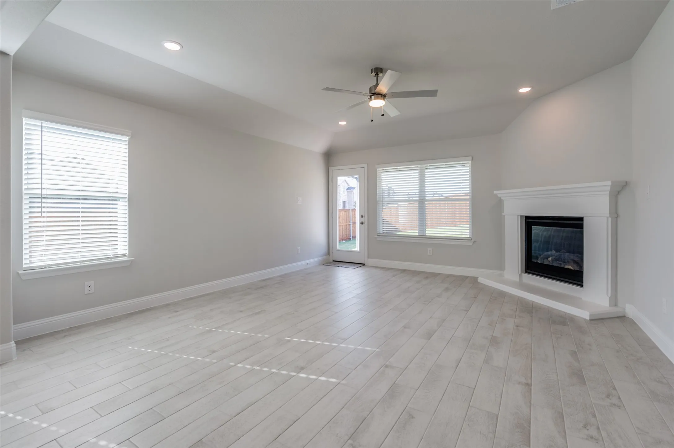 Single Family Residence For Sale in Collin County , 2902 Italia Terrace, Princeton, Texas 75407, 4 Bedroom, 2 Bathroom, 2 Garage spaces, 2,099 Sqft, built in 2024, mls#21396474, Real Estate Agent in Princeton, Homes For Sale in Collin county, Homes For Sale in Princeton, Realtor in Princeton Texas, Real Estate Brokerage Independent Realty Texas, Luminita Cordes Realtor