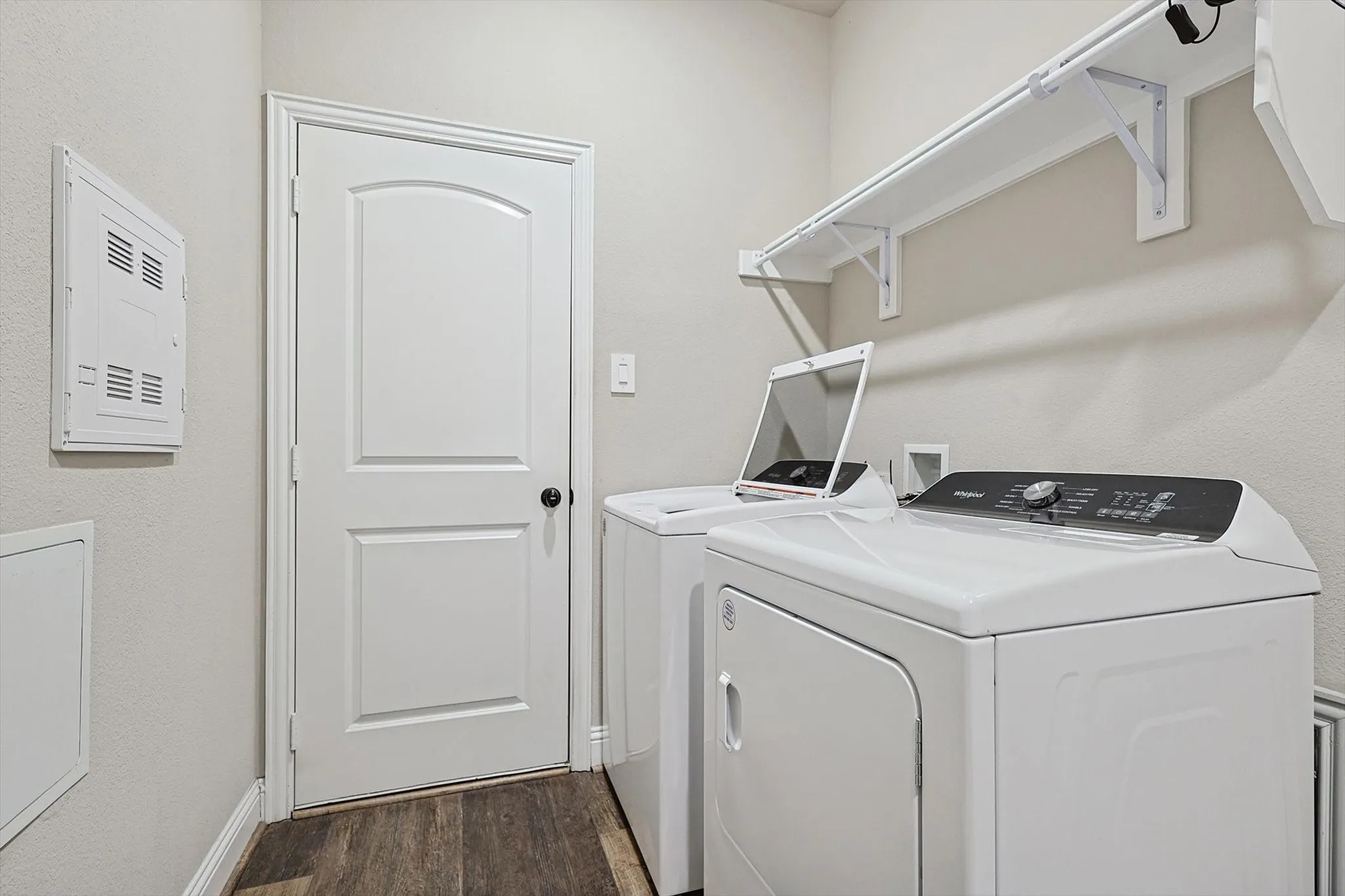 Single Family Residence For Sale in Rockwall County , 537 Oleander Drive, Royse City, Texas 75189, 3 Bedroom, 2 Bathroom, 3 Garage spaces, 1,883 Sqft, built in 2021, mls#21396763, Real Estate Agent in Royse City, Homes For Sale in Rockwall county, Homes For Sale in Royse City, Realtor in Royse City Texas, Real Estate Brokerage Independent Realty Texas, Luminita Cordes Realtor