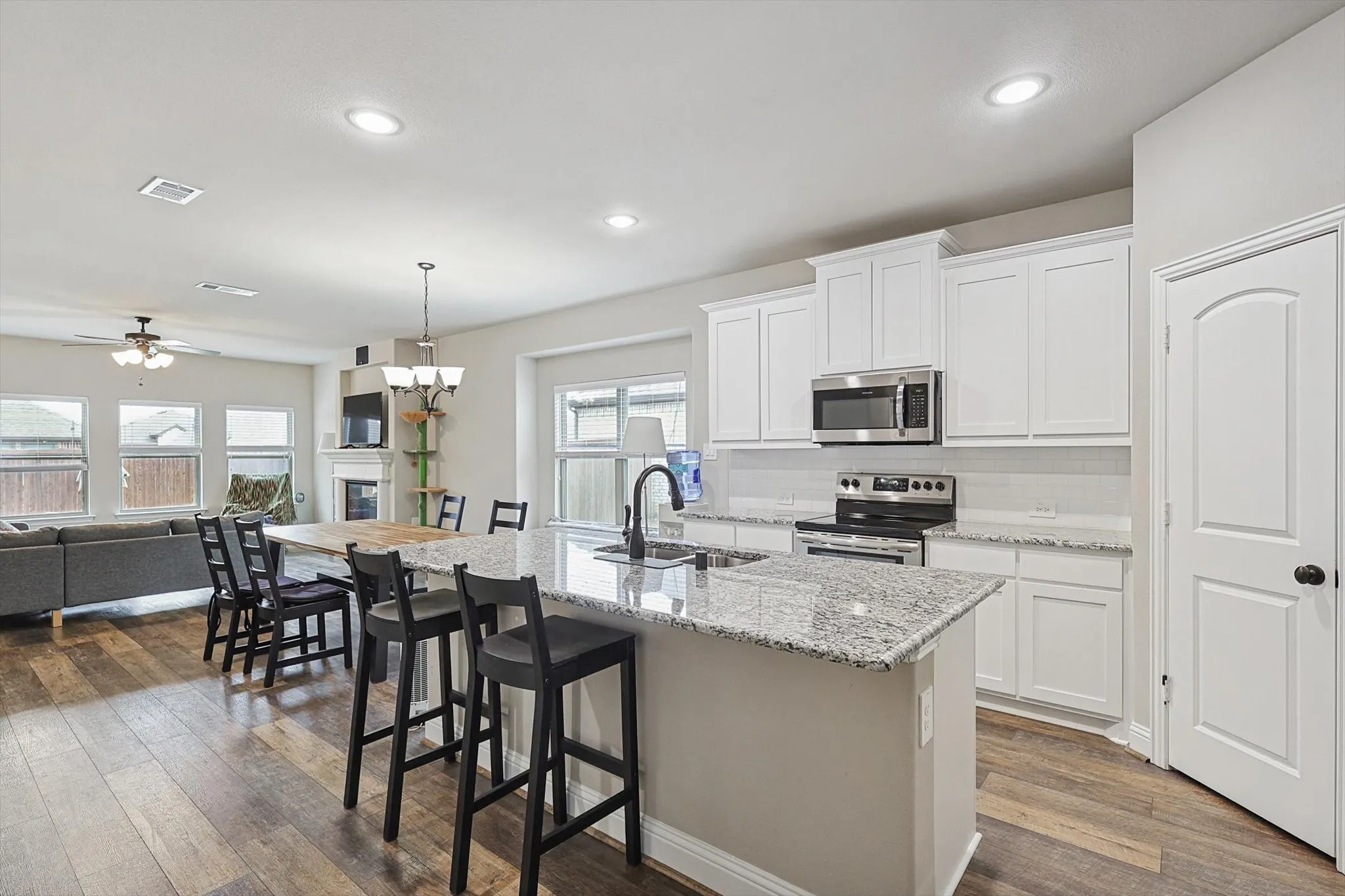 Single Family Residence For Sale in Rockwall County , 537 Oleander Drive, Royse City, Texas 75189, 3 Bedroom, 2 Bathroom, 3 Garage spaces, 1,883 Sqft, built in 2021, mls#21396763, Real Estate Agent in Royse City, Homes For Sale in Rockwall county, Homes For Sale in Royse City, Realtor in Royse City Texas, Real Estate Brokerage Independent Realty Texas, Luminita Cordes Realtor