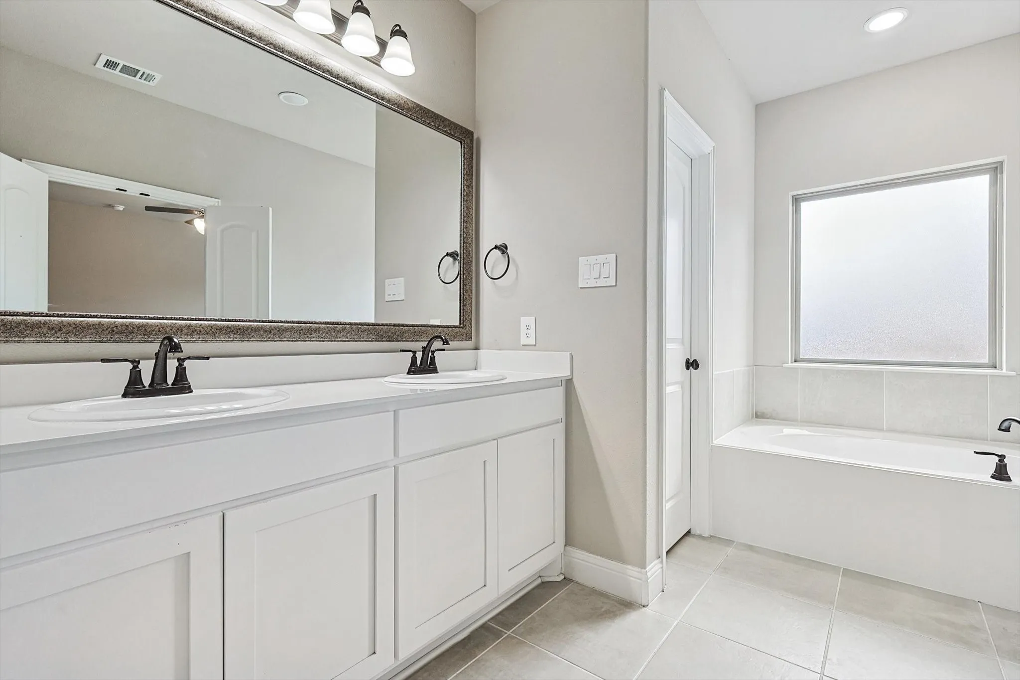 Single Family Residence For Sale in Rockwall County , 537 Oleander Drive, Royse City, Texas 75189, 3 Bedroom, 2 Bathroom, 3 Garage spaces, 1,883 Sqft, built in 2021, mls#21396763, Real Estate Agent in Royse City, Homes For Sale in Rockwall county, Homes For Sale in Royse City, Realtor in Royse City Texas, Real Estate Brokerage Independent Realty Texas, Luminita Cordes Realtor