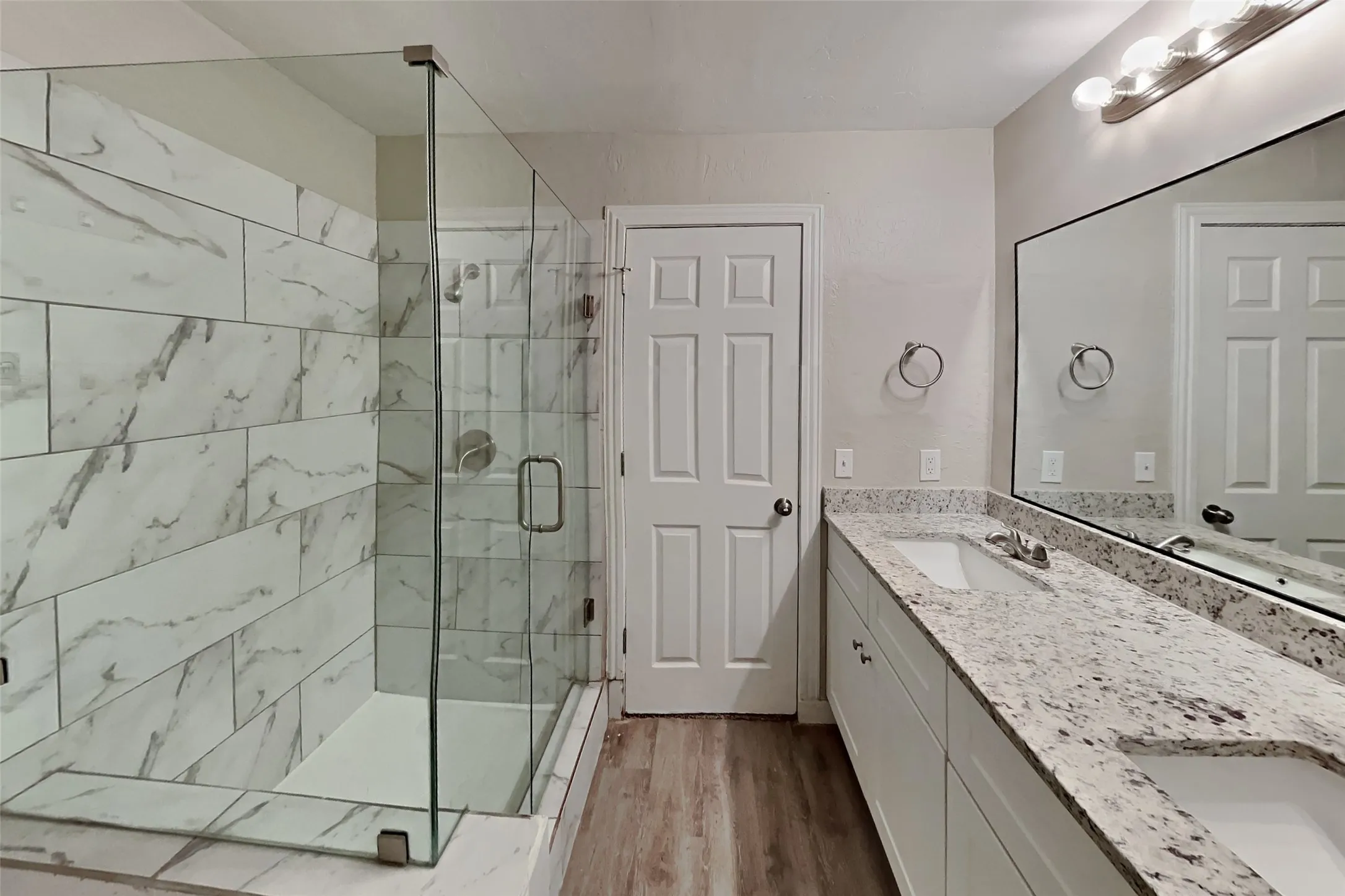 Single Family Residence For Rent in Denton County , 1370 Chinaberry Drive, Lewisville, Texas 75077, 3 Bedroom, 3 Bathroom, 2 Garage spaces, 1,438 Sqft, built in 1985, mls#21398572, Real Estate Agent in Lewisville, Homes For Rent in Denton county, Homes For Rent in Lewisville, Realtor in Lewisville Texas, Real Estate Brokerage Independent Realty Texas, Luminita Cordes Realtor