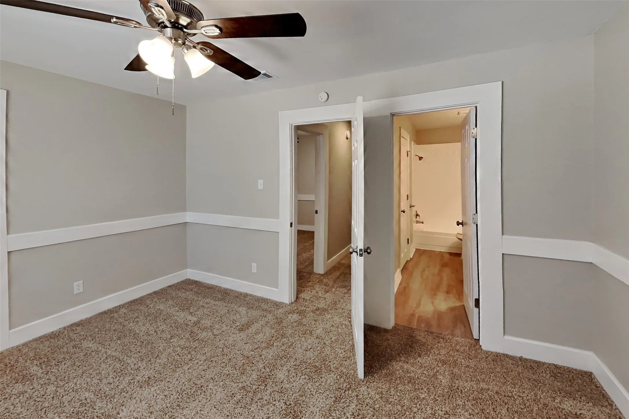 Single Family Residence For Rent in Denton County , 1370 Chinaberry Drive, Lewisville, Texas 75077, 3 Bedroom, 3 Bathroom, 2 Garage spaces, 1,438 Sqft, built in 1985, mls#21398572, Real Estate Agent in Lewisville, Homes For Rent in Denton county, Homes For Rent in Lewisville, Realtor in Lewisville Texas, Real Estate Brokerage Independent Realty Texas, Luminita Cordes Realtor