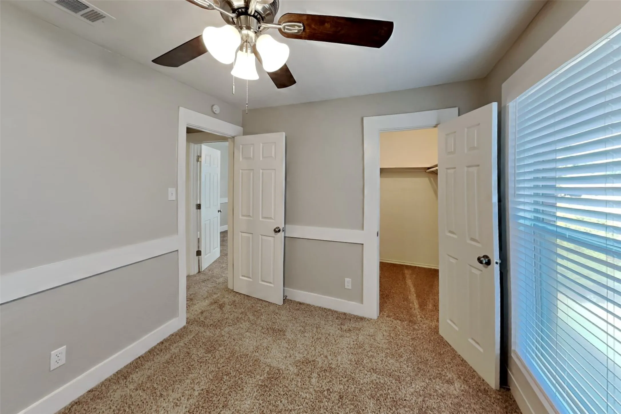 Single Family Residence For Rent in Denton County , 1370 Chinaberry Drive, Lewisville, Texas 75077, 3 Bedroom, 3 Bathroom, 2 Garage spaces, 1,438 Sqft, built in 1985, mls#21398572, Real Estate Agent in Lewisville, Homes For Rent in Denton county, Homes For Rent in Lewisville, Realtor in Lewisville Texas, Real Estate Brokerage Independent Realty Texas, Luminita Cordes Realtor