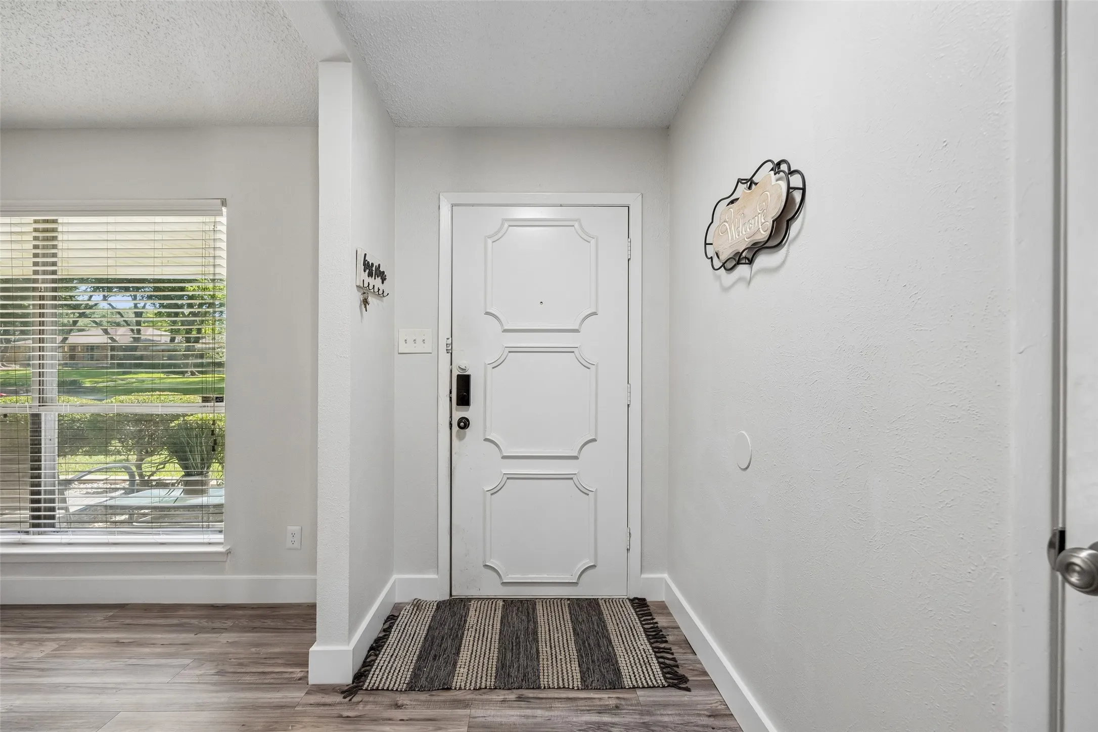 Single Family Residence For Sale in Dallas County , 1047 Westlake Drive, De Soto, Texas 75115, 3 Bedroom, 2 Bathroom, 2 Garage spaces, 1,985 Sqft, built in 1971, mls#21398553, Real Estate Agent in De Soto, Homes For Sale in Dallas county, Homes For Sale in De Soto, Realtor in De Soto Texas, Real Estate Brokerage Independent Realty Texas, Luminita Cordes Realtor