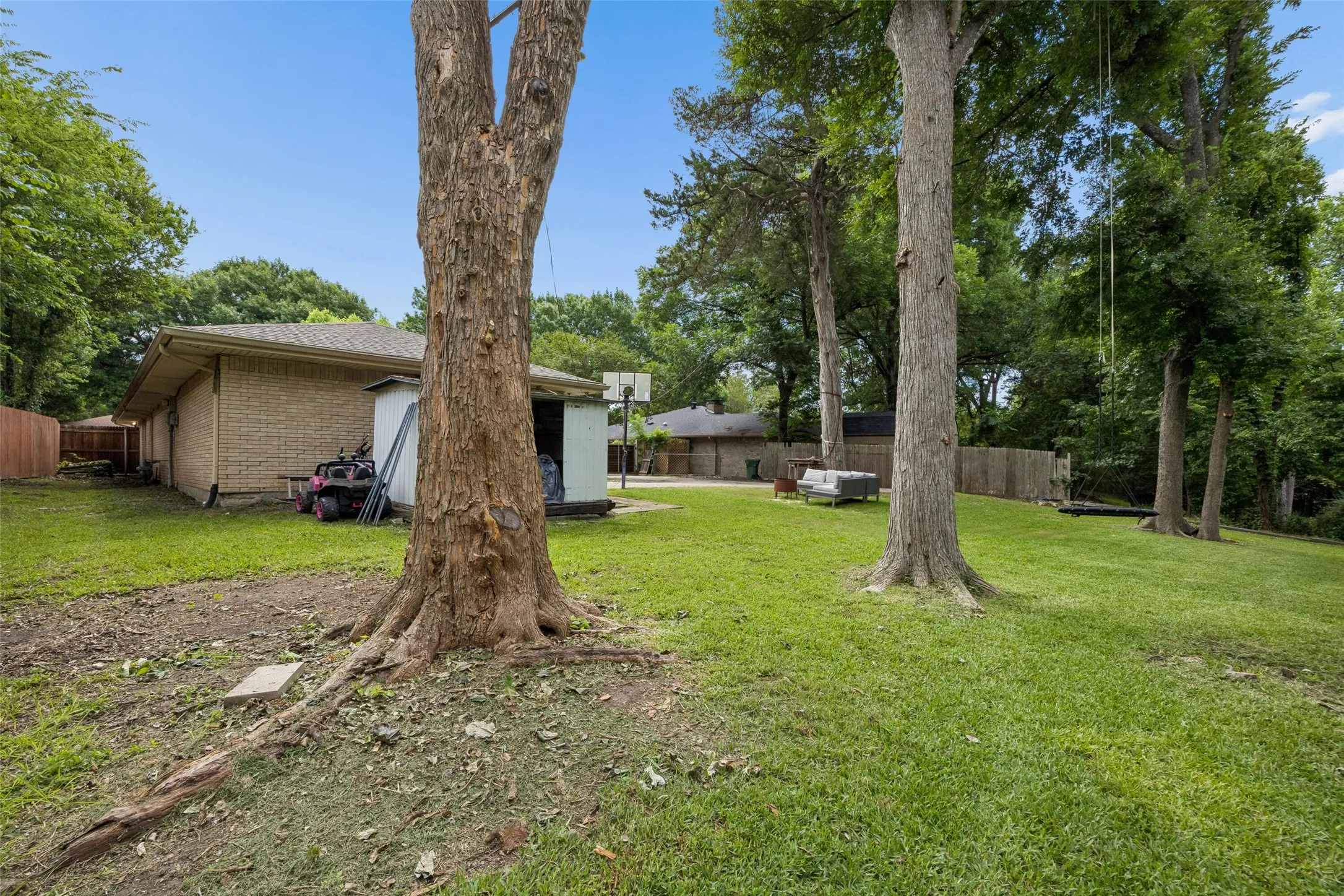 Single Family Residence For Sale in Dallas County , 1047 Westlake Drive, De Soto, Texas 75115, 3 Bedroom, 2 Bathroom, 2 Garage spaces, 1,985 Sqft, built in 1971, mls#21398553, Real Estate Agent in De Soto, Homes For Sale in Dallas county, Homes For Sale in De Soto, Realtor in De Soto Texas, Real Estate Brokerage Independent Realty Texas, Luminita Cordes Realtor