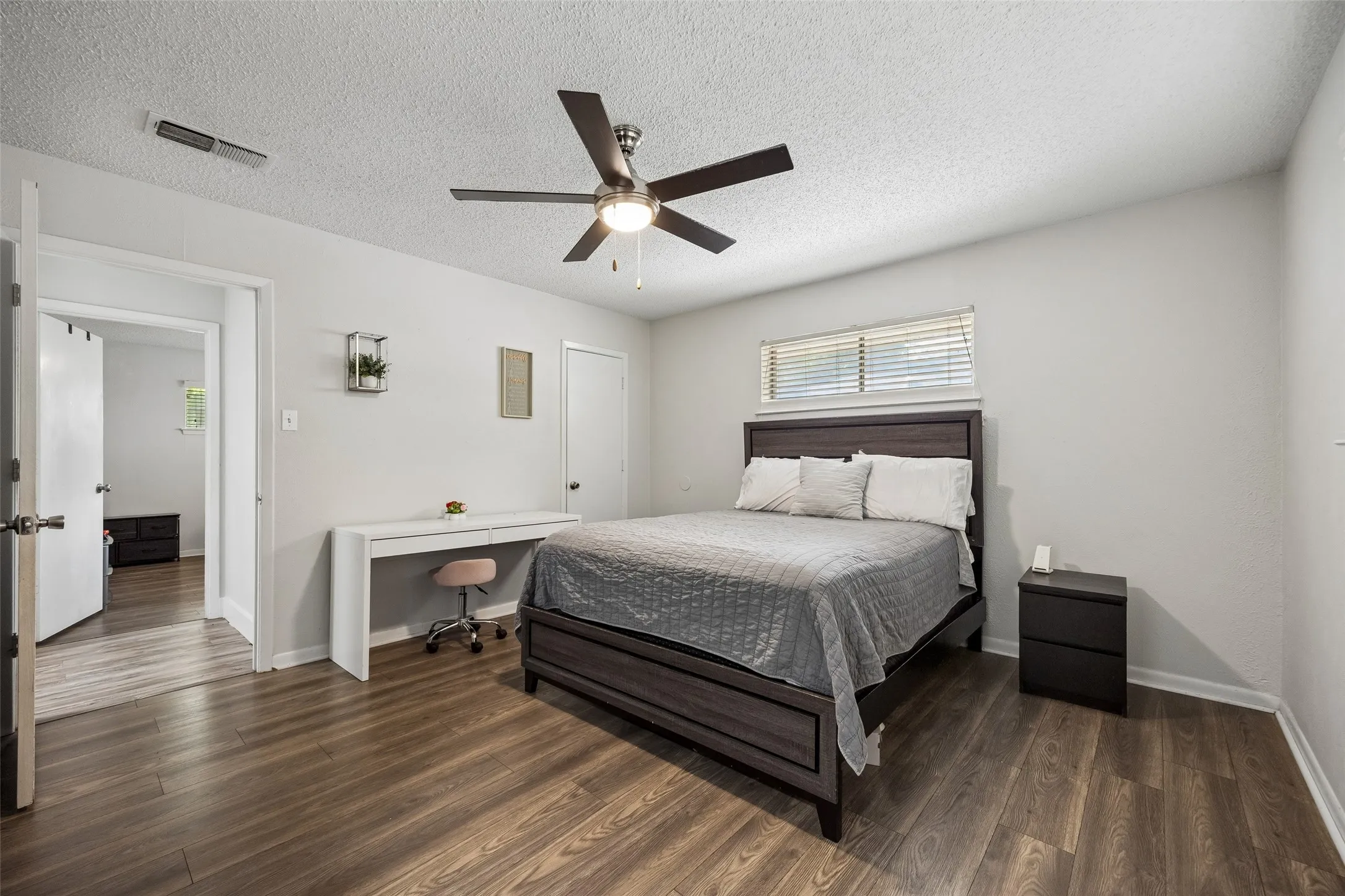 Single Family Residence For Sale in Dallas County , 1047 Westlake Drive, De Soto, Texas 75115, 3 Bedroom, 2 Bathroom, 2 Garage spaces, 1,985 Sqft, built in 1971, mls#21398553, Real Estate Agent in De Soto, Homes For Sale in Dallas county, Homes For Sale in De Soto, Realtor in De Soto Texas, Real Estate Brokerage Independent Realty Texas, Luminita Cordes Realtor