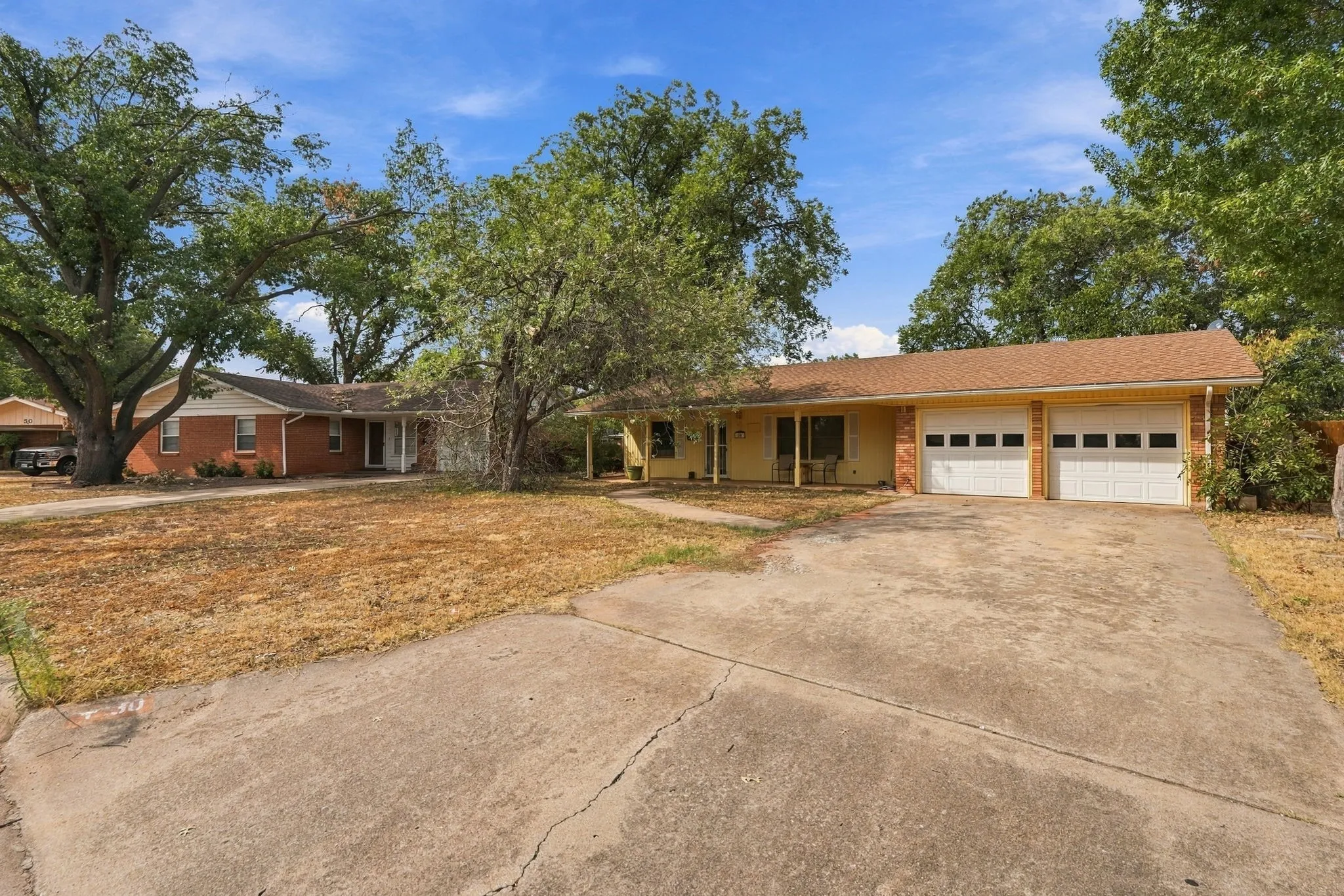 Single Family Residence For Sale in Taylor County , 30 Mill Court, Abilene, Texas 79603, 3 Bedroom, 2 Bathroom, 2 Garage spaces, 1,583 Sqft, built in 1957, mls#21398354, Real Estate Agent in Abilene, Homes For Sale in Taylor county, Homes For Sale in Abilene, Realtor in Abilene Texas, Real Estate Brokerage Independent Realty Texas, Luminita Cordes Realtor