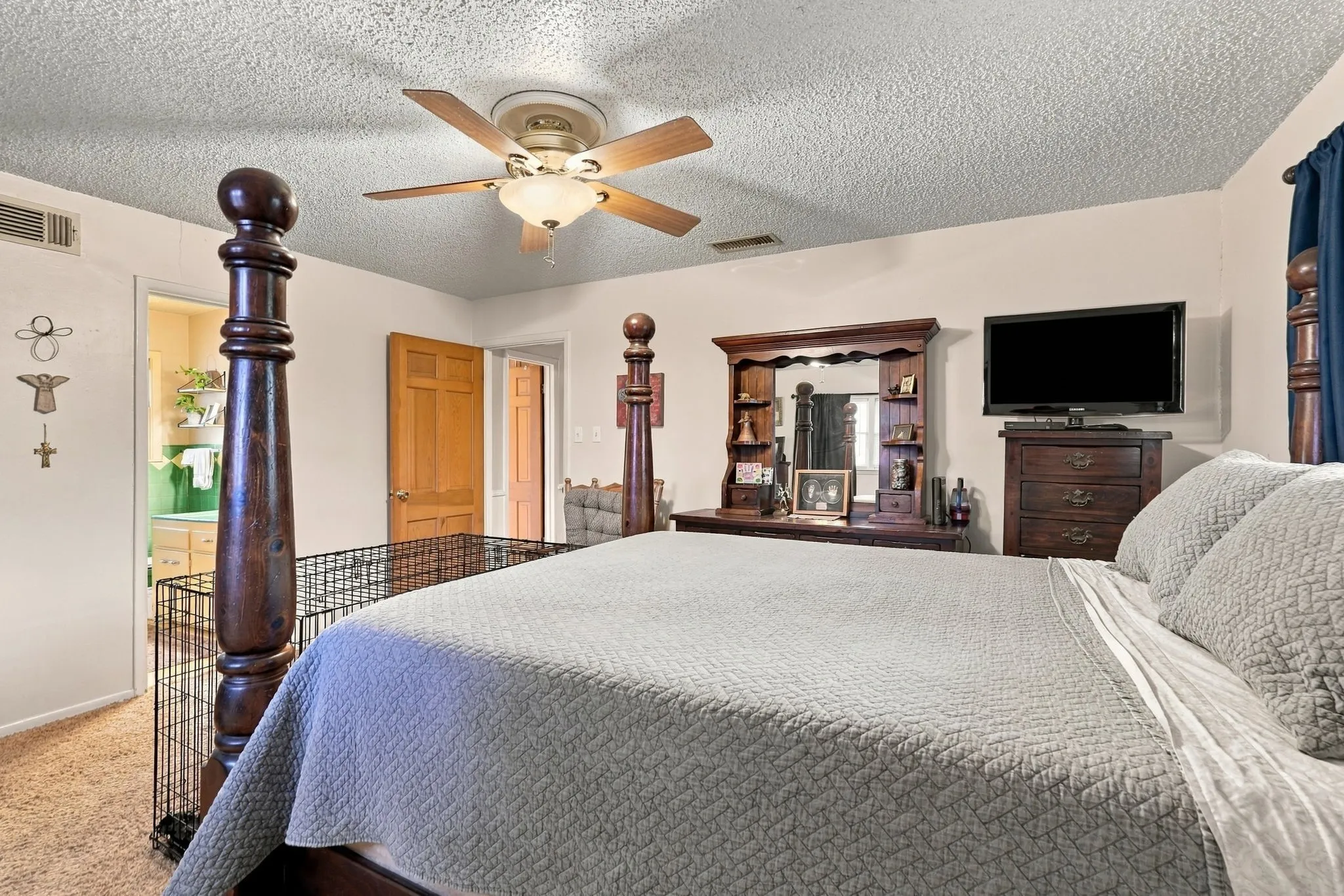 Single Family Residence For Sale in Taylor County , 30 Mill Court, Abilene, Texas 79603, 3 Bedroom, 2 Bathroom, 2 Garage spaces, 1,583 Sqft, built in 1957, mls#21398354, Real Estate Agent in Abilene, Homes For Sale in Taylor county, Homes For Sale in Abilene, Realtor in Abilene Texas, Real Estate Brokerage Independent Realty Texas, Luminita Cordes Realtor