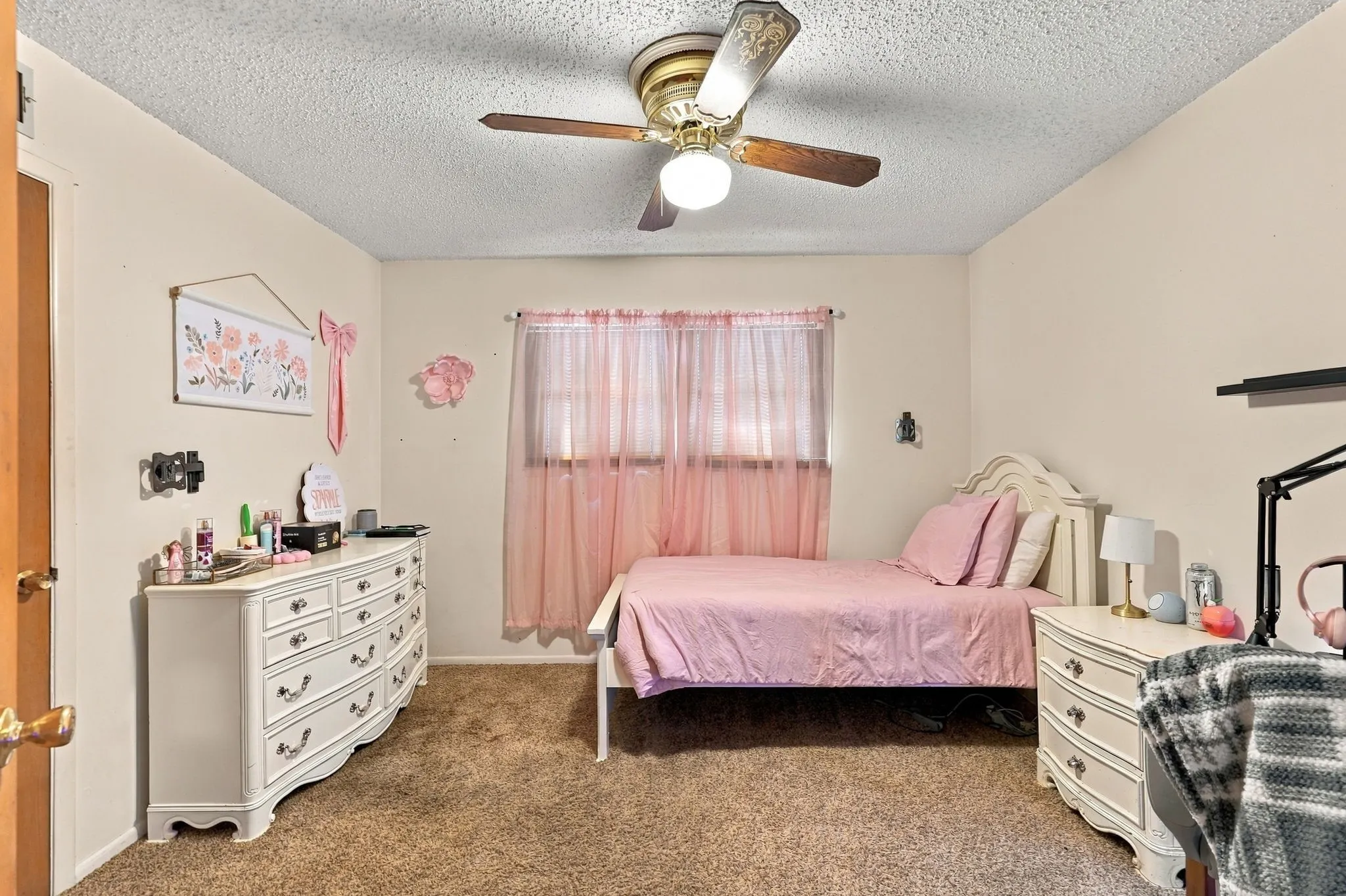 Single Family Residence For Sale in Taylor County , 30 Mill Court, Abilene, Texas 79603, 3 Bedroom, 2 Bathroom, 2 Garage spaces, 1,583 Sqft, built in 1957, mls#21398354, Real Estate Agent in Abilene, Homes For Sale in Taylor county, Homes For Sale in Abilene, Realtor in Abilene Texas, Real Estate Brokerage Independent Realty Texas, Luminita Cordes Realtor