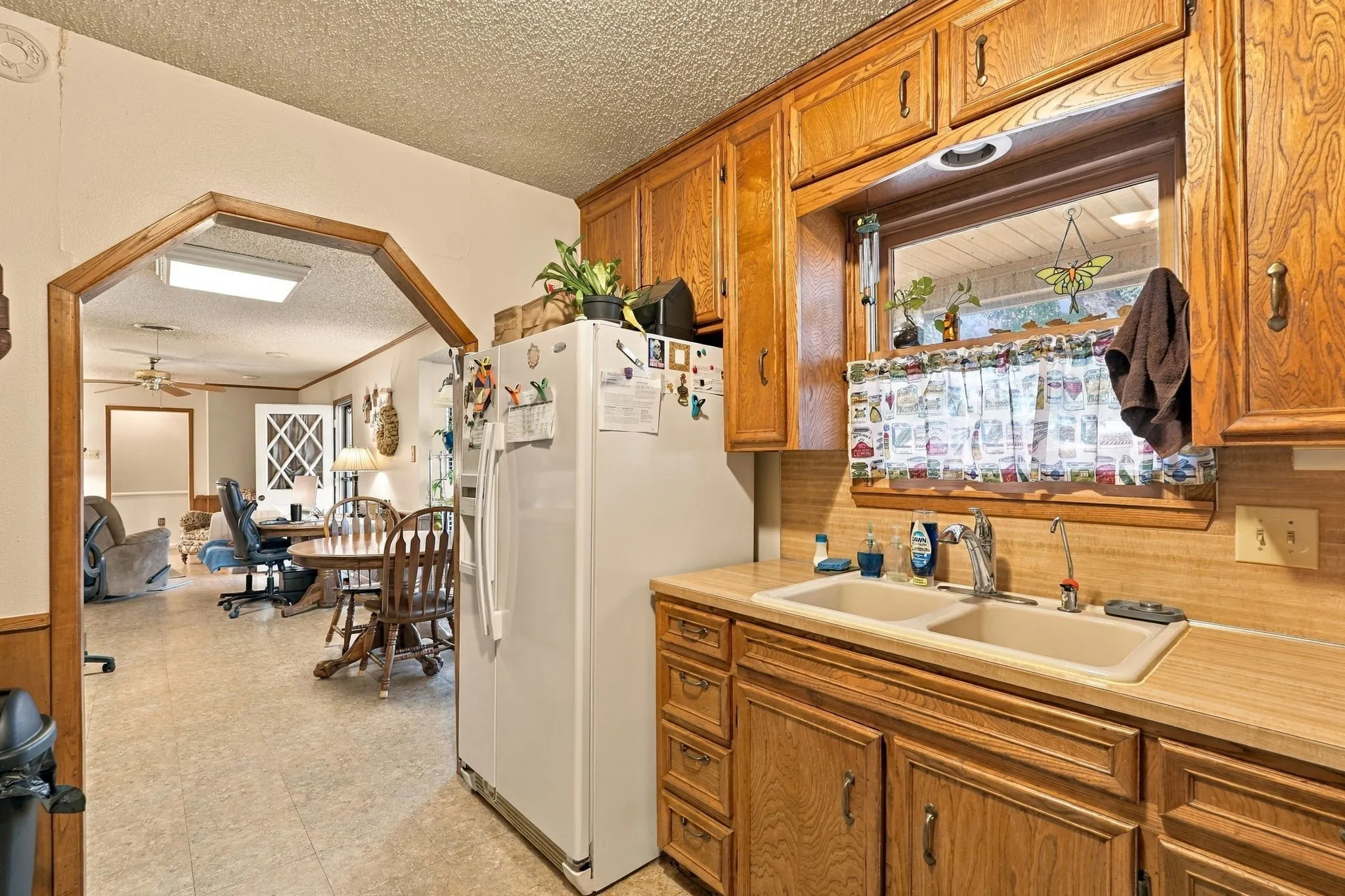 Single Family Residence For Sale in Taylor County , 30 Mill Court, Abilene, Texas 79603, 3 Bedroom, 2 Bathroom, 2 Garage spaces, 1,583 Sqft, built in 1957, mls#21398354, Real Estate Agent in Abilene, Homes For Sale in Taylor county, Homes For Sale in Abilene, Realtor in Abilene Texas, Real Estate Brokerage Independent Realty Texas, Luminita Cordes Realtor