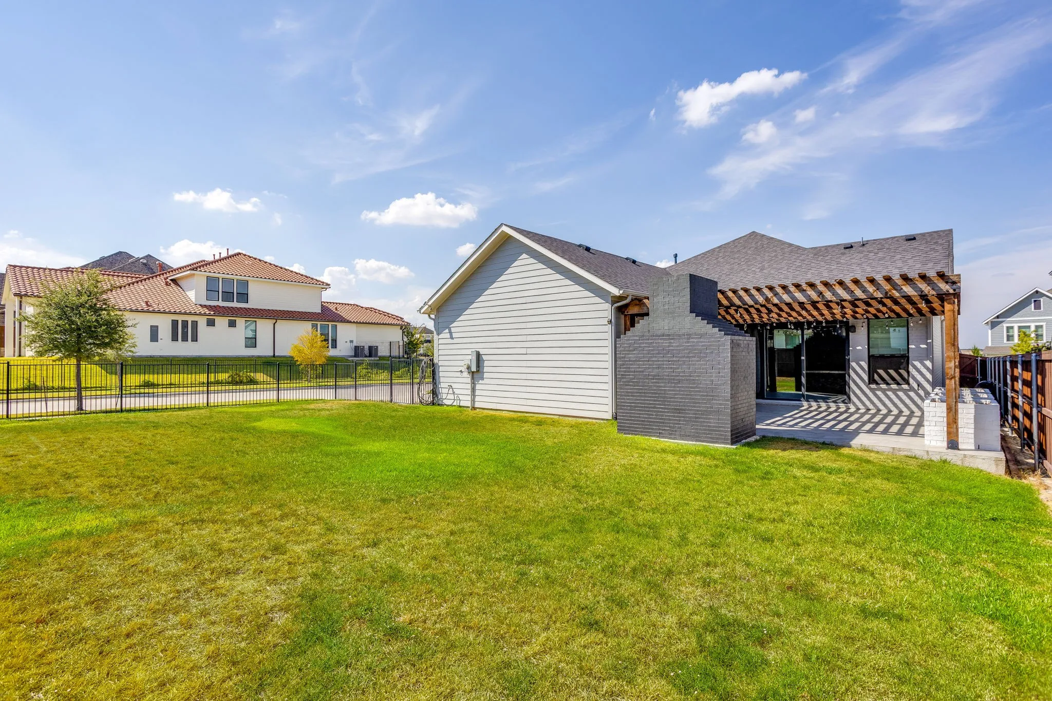 Single Family Residence For Sale in Parker County , 1800 Narita Bend, Fort Worth, Texas 76008, 3 Bedroom, 2 Bathroom, 2 Garage spaces, 2,280 Sqft, built in 2020, mls#21397921, Real Estate Agent in Fort Worth, Homes For Sale in Parker county, Homes For Sale in Fort Worth, Realtor in Fort Worth Texas, Real Estate Brokerage Independent Realty Texas, Luminita Cordes Realtor