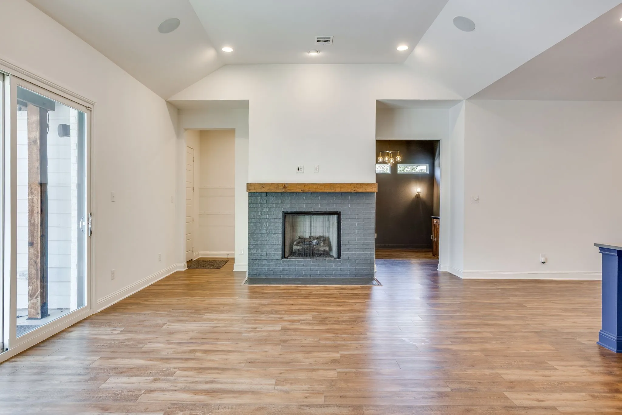 Single Family Residence For Sale in Parker County , 1800 Narita Bend, Fort Worth, Texas 76008, 3 Bedroom, 2 Bathroom, 2 Garage spaces, 2,280 Sqft, built in 2020, mls#21397921, Real Estate Agent in Fort Worth, Homes For Sale in Parker county, Homes For Sale in Fort Worth, Realtor in Fort Worth Texas, Real Estate Brokerage Independent Realty Texas, Luminita Cordes Realtor