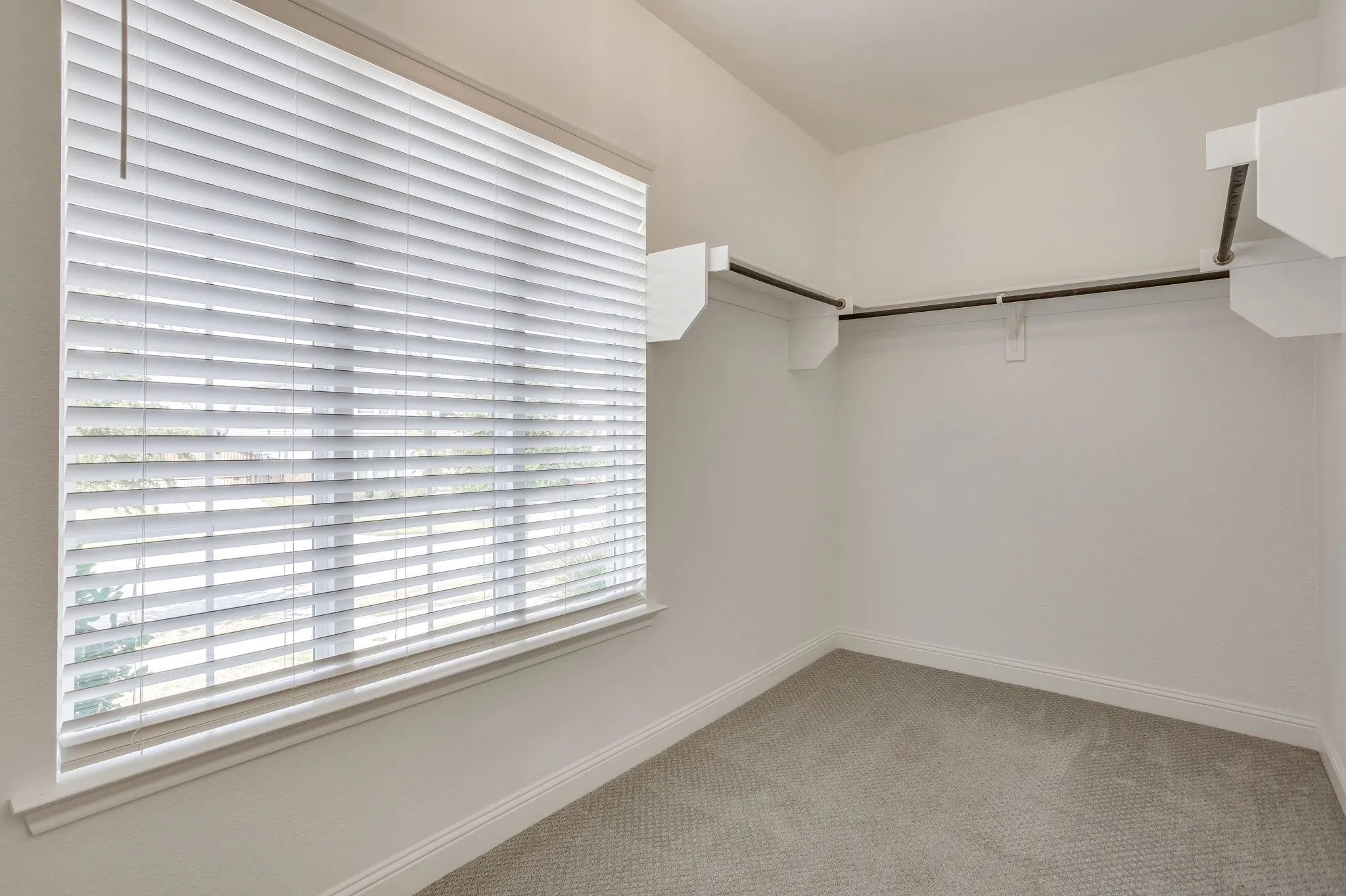 Single Family Residence For Sale in Parker County , 1800 Narita Bend, Fort Worth, Texas 76008, 3 Bedroom, 2 Bathroom, 2 Garage spaces, 2,280 Sqft, built in 2020, mls#21397921, Real Estate Agent in Fort Worth, Homes For Sale in Parker county, Homes For Sale in Fort Worth, Realtor in Fort Worth Texas, Real Estate Brokerage Independent Realty Texas, Luminita Cordes Realtor