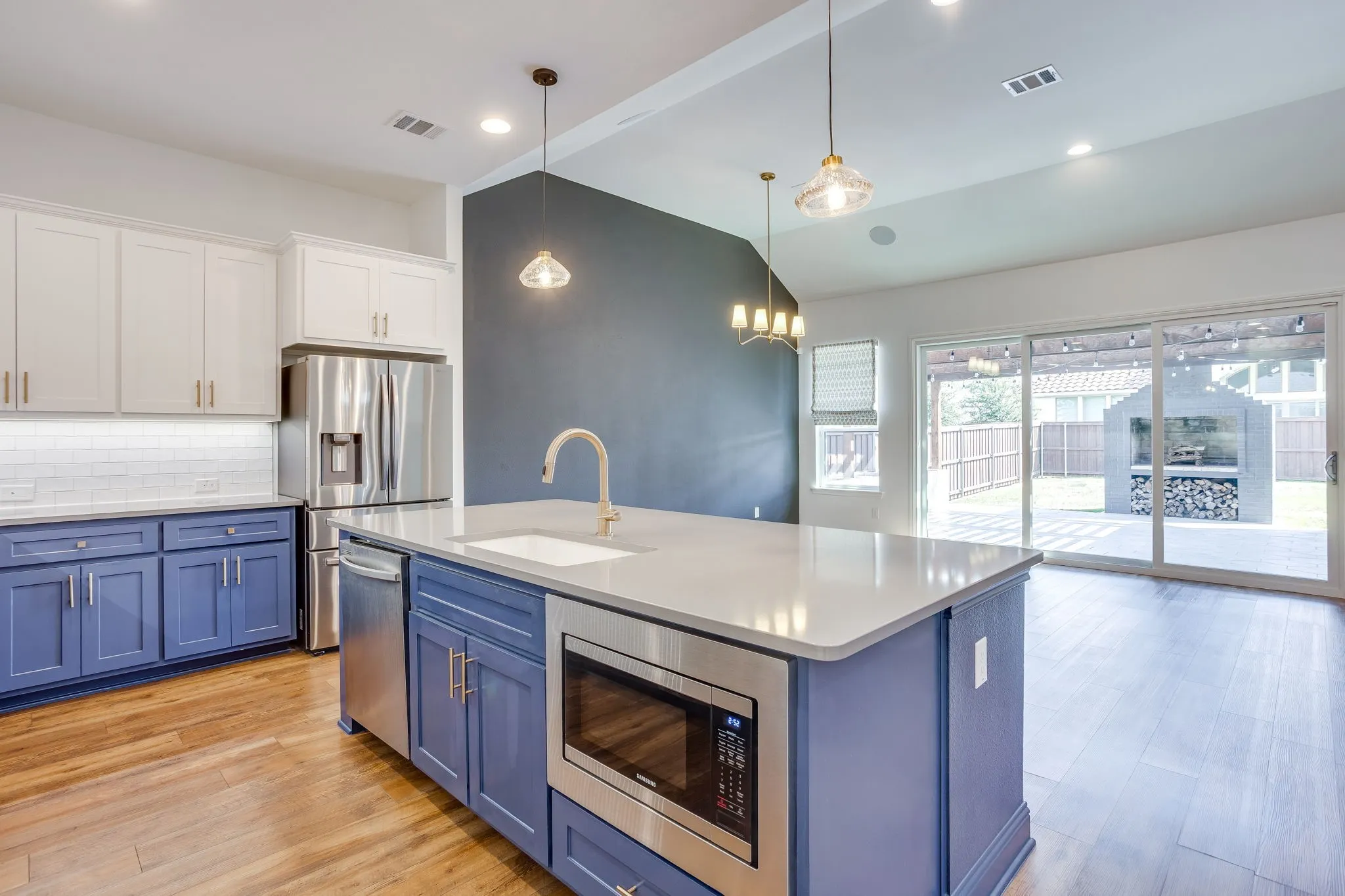 Single Family Residence For Sale in Parker County , 1800 Narita Bend, Fort Worth, Texas 76008, 3 Bedroom, 2 Bathroom, 2 Garage spaces, 2,280 Sqft, built in 2020, mls#21397921, Real Estate Agent in Fort Worth, Homes For Sale in Parker county, Homes For Sale in Fort Worth, Realtor in Fort Worth Texas, Real Estate Brokerage Independent Realty Texas, Luminita Cordes Realtor