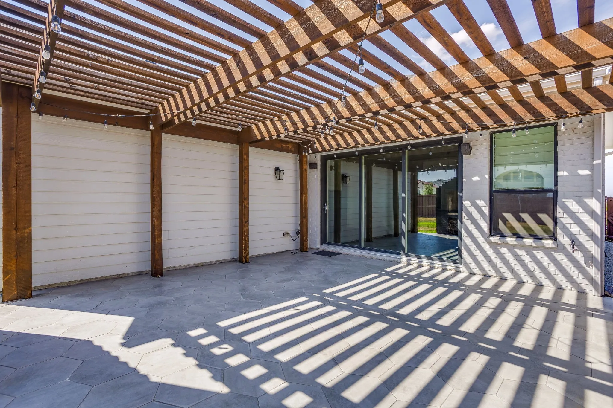 Single Family Residence For Sale in Parker County , 1800 Narita Bend, Fort Worth, Texas 76008, 3 Bedroom, 2 Bathroom, 2 Garage spaces, 2,280 Sqft, built in 2020, mls#21397921, Real Estate Agent in Fort Worth, Homes For Sale in Parker county, Homes For Sale in Fort Worth, Realtor in Fort Worth Texas, Real Estate Brokerage Independent Realty Texas, Luminita Cordes Realtor