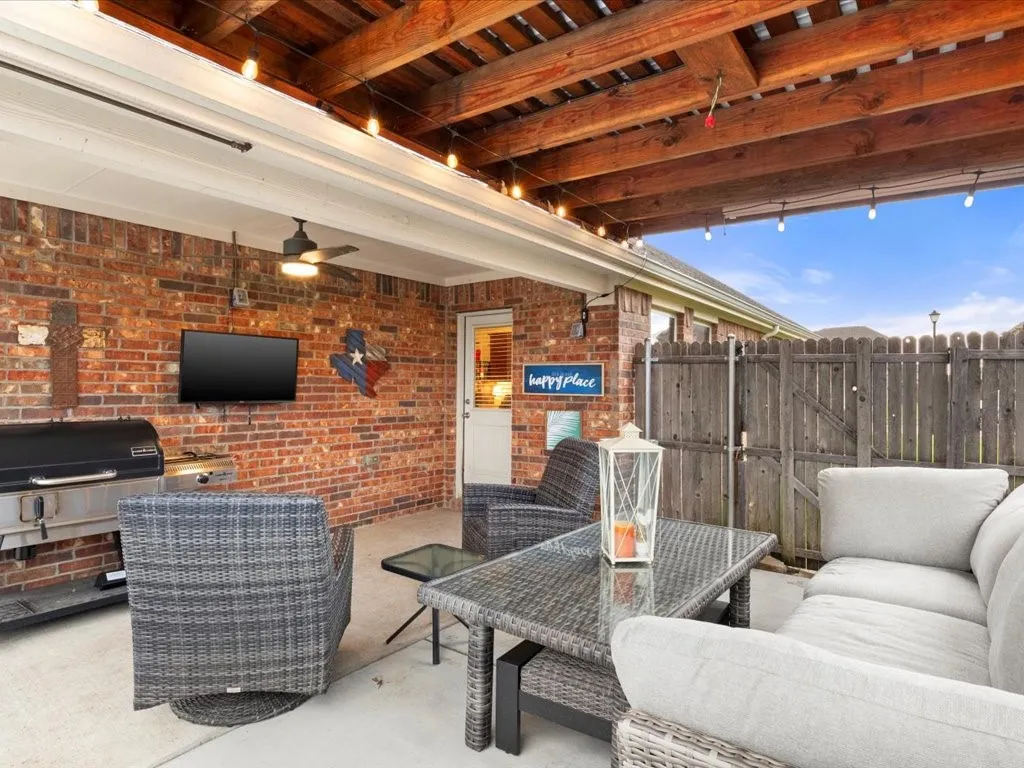 Covered patio perfect for entertaining.