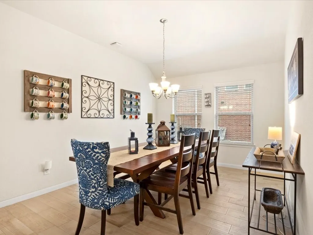 Single Family Residence For Sale in Ellis County , 125 Lariat Trail, Waxahachie, Texas 75165, 3 Bedroom, 2 Bathroom, 2 Garage spaces, 2,186 Sqft, built in 2018, mls#21398234, Real Estate Agent in Waxahachie, Homes For Sale in Ellis county, Homes For Sale in Waxahachie, Realtor in Waxahachie Texas, Real Estate Brokerage Independent Realty Texas, Luminita Cordes Realtor