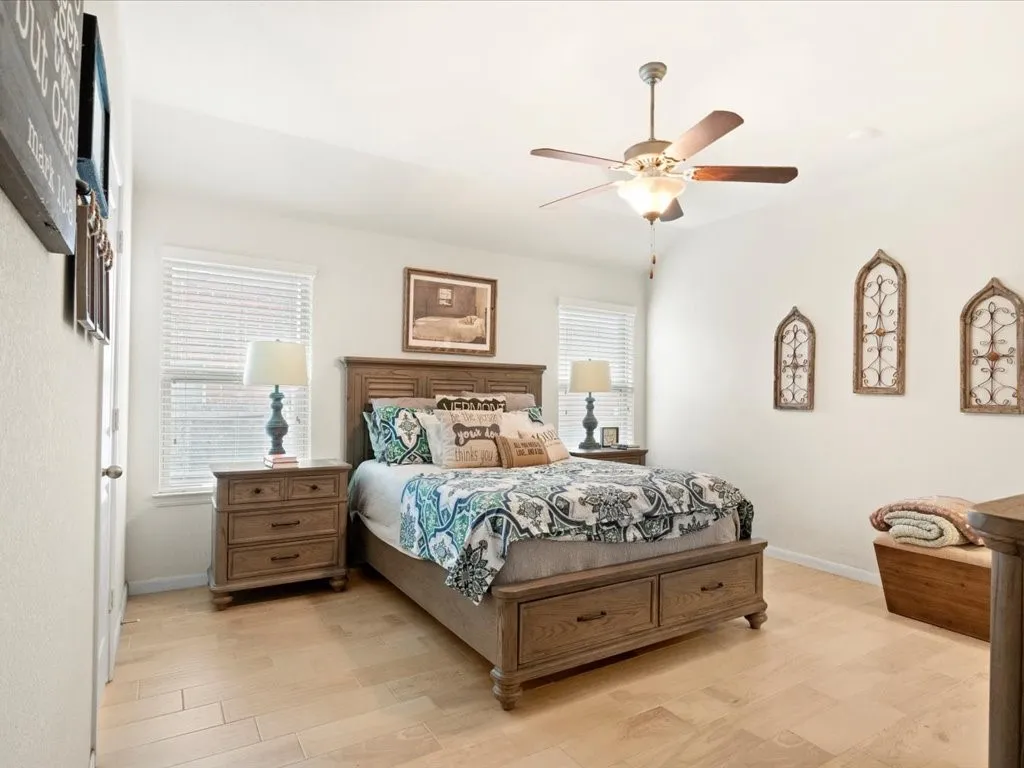 Single Family Residence For Sale in Ellis County , 125 Lariat Trail, Waxahachie, Texas 75165, 3 Bedroom, 2 Bathroom, 2 Garage spaces, 2,186 Sqft, built in 2018, mls#21398234, Real Estate Agent in Waxahachie, Homes For Sale in Ellis county, Homes For Sale in Waxahachie, Realtor in Waxahachie Texas, Real Estate Brokerage Independent Realty Texas, Luminita Cordes Realtor