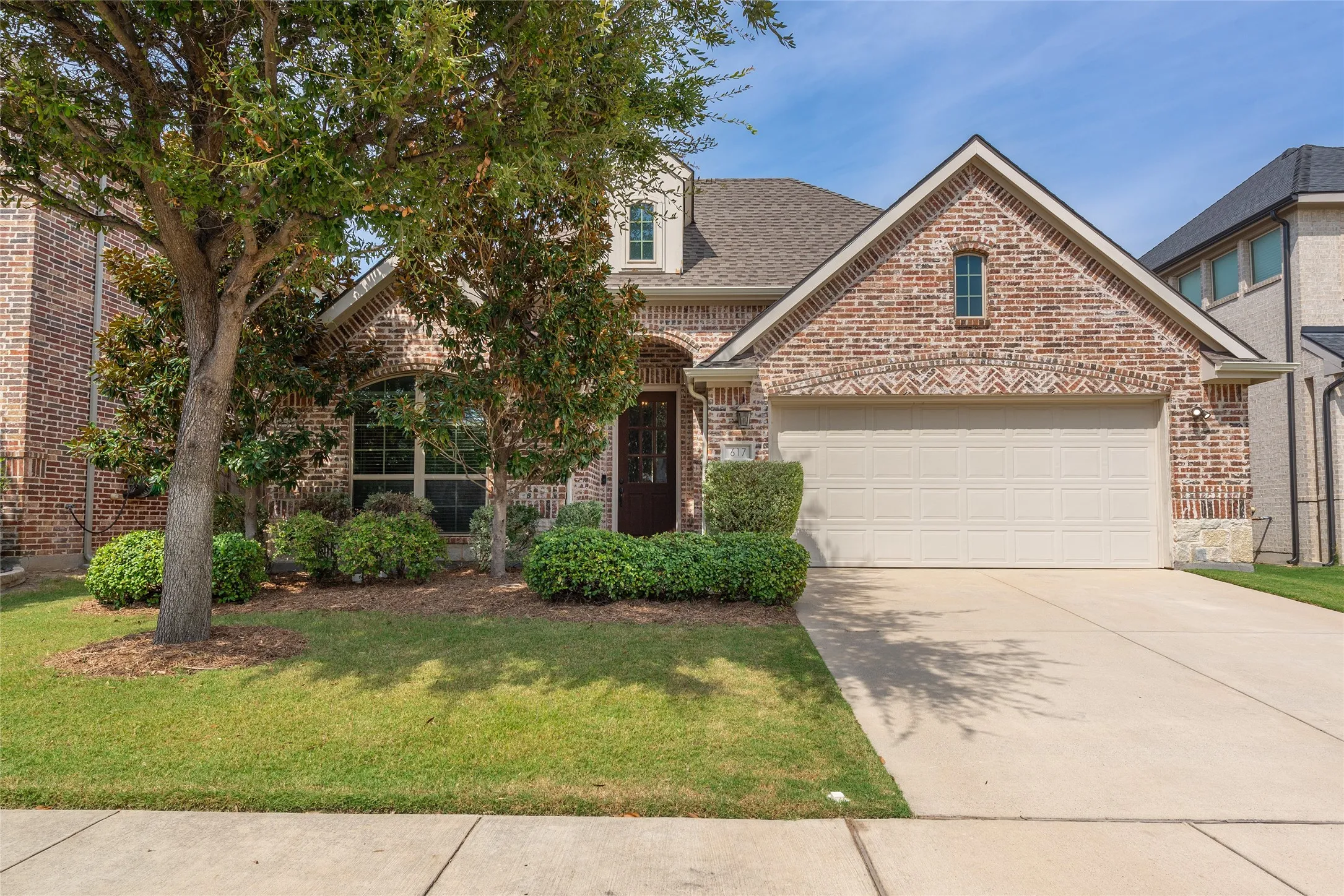 Single Family Residence For Sale in Tarrant County , 617 Rawlins Lane, Fort Worth, Texas 76131, 3 Bedroom, 2 Bathroom, 2 Garage spaces, 2,334 Sqft, built in 2016, mls#21398600, Real Estate Agent in Fort Worth, Homes For Sale in Tarrant county, Homes For Sale in Fort Worth, Realtor in Fort Worth Texas, Real Estate Brokerage Independent Realty Texas, Luminita Cordes Realtor