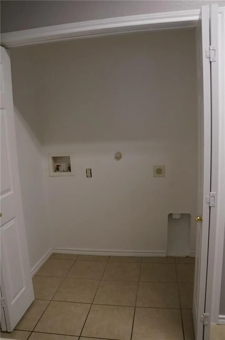 Duplex For Rent in Tarrant County , 5920 Lovingham Court, Arlington, Texas 76017, 3 Bedroom, 2 Bathroom, 1 Garage spaces, 1,086 Sqft, built in 2005, mls#21398595, Real Estate Agent in Arlington, Homes For Rent in Tarrant county, Homes For Rent in Arlington, Realtor in Arlington Texas, Real Estate Brokerage Independent Realty Texas, Luminita Cordes Realtor