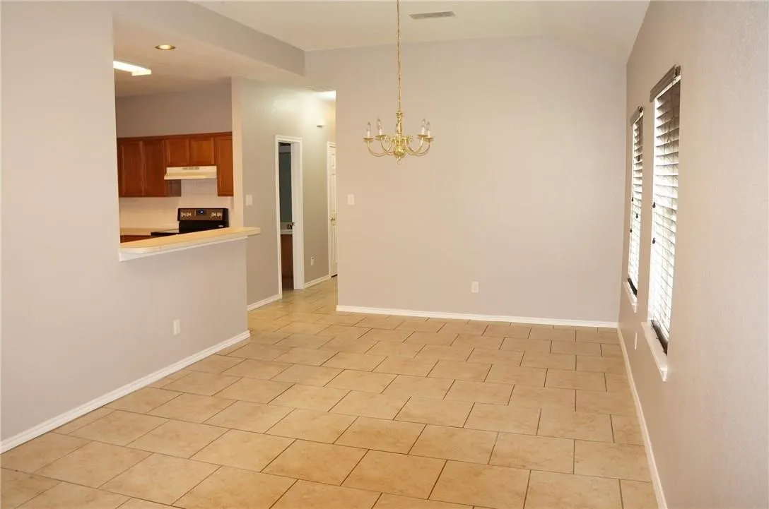 Duplex For Rent in Tarrant County , 5920 Lovingham Court, Arlington, Texas 76017, 3 Bedroom, 2 Bathroom, 1 Garage spaces, 1,086 Sqft, built in 2005, mls#21398595, Real Estate Agent in Arlington, Homes For Rent in Tarrant county, Homes For Rent in Arlington, Realtor in Arlington Texas, Real Estate Brokerage Independent Realty Texas, Luminita Cordes Realtor