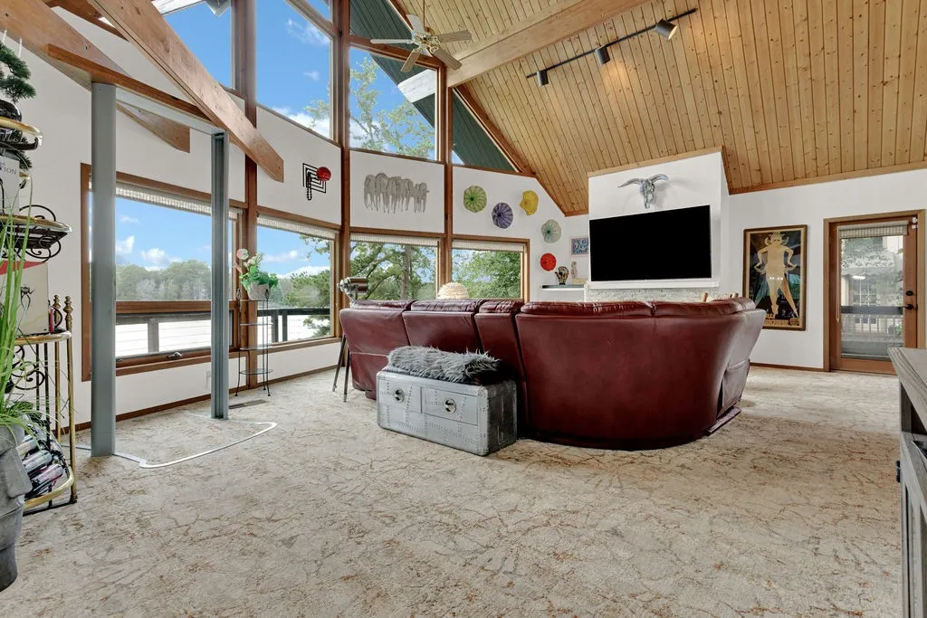 Single Family Residence For Sale in Smith County , 334 Hideaway Lane Central, Hideaway, Texas 75771, 3 Bedroom, 3 Bathroom, 2 Garage spaces, 2,920 Sqft, built in 1989, mls#21397758, Real Estate Agent in Hideaway, Homes For Sale in Smith county, Homes For Sale in Hideaway, Realtor in Hideaway Texas, Real Estate Brokerage Independent Realty Texas, Luminita Cordes Realtor