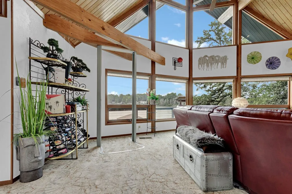 Single Family Residence For Sale in Smith County , 334 Hideaway Lane Central, Hideaway, Texas 75771, 3 Bedroom, 3 Bathroom, 2 Garage spaces, 2,920 Sqft, built in 1989, mls#21397758, Real Estate Agent in Hideaway, Homes For Sale in Smith county, Homes For Sale in Hideaway, Realtor in Hideaway Texas, Real Estate Brokerage Independent Realty Texas, Luminita Cordes Realtor