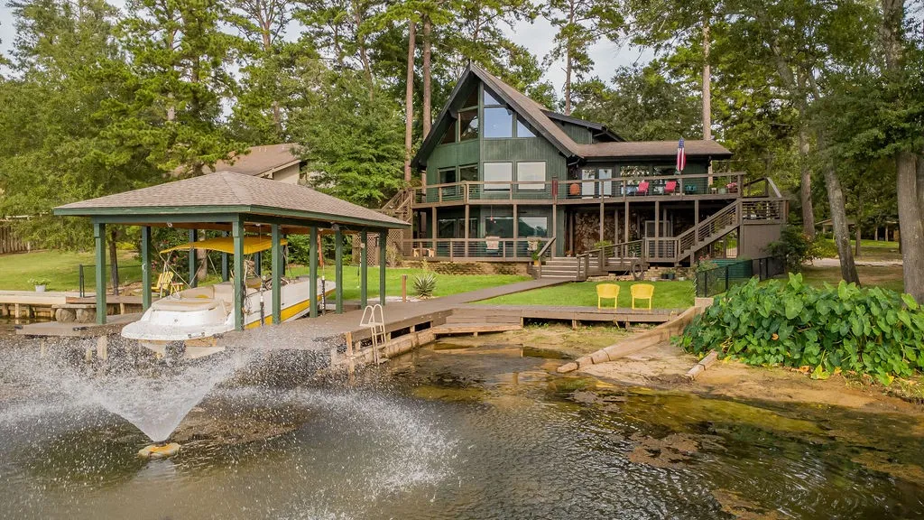 Single Family Residence For Sale in Smith County , 334 Hideaway Lane Central, Hideaway, Texas 75771, 3 Bedroom, 3 Bathroom, 2 Garage spaces, 2,920 Sqft, built in 1989, mls#21397758, Real Estate Agent in Hideaway, Homes For Sale in Smith county, Homes For Sale in Hideaway, Realtor in Hideaway Texas, Real Estate Brokerage Independent Realty Texas, Luminita Cordes Realtor
