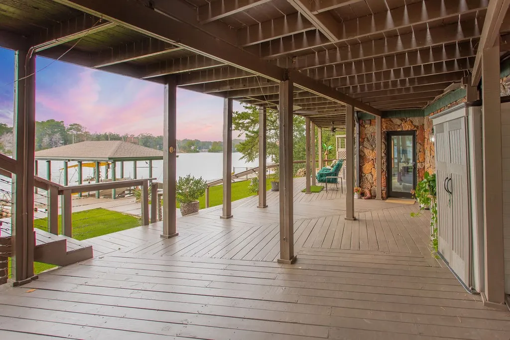 Single Family Residence For Sale in Smith County , 334 Hideaway Lane Central, Hideaway, Texas 75771, 3 Bedroom, 3 Bathroom, 2 Garage spaces, 2,920 Sqft, built in 1989, mls#21397758, Real Estate Agent in Hideaway, Homes For Sale in Smith county, Homes For Sale in Hideaway, Realtor in Hideaway Texas, Real Estate Brokerage Independent Realty Texas, Luminita Cordes Realtor