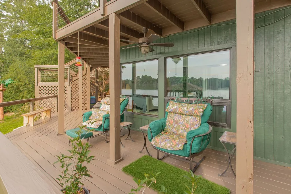 Single Family Residence For Sale in Smith County , 334 Hideaway Lane Central, Hideaway, Texas 75771, 3 Bedroom, 3 Bathroom, 2 Garage spaces, 2,920 Sqft, built in 1989, mls#21397758, Real Estate Agent in Hideaway, Homes For Sale in Smith county, Homes For Sale in Hideaway, Realtor in Hideaway Texas, Real Estate Brokerage Independent Realty Texas, Luminita Cordes Realtor