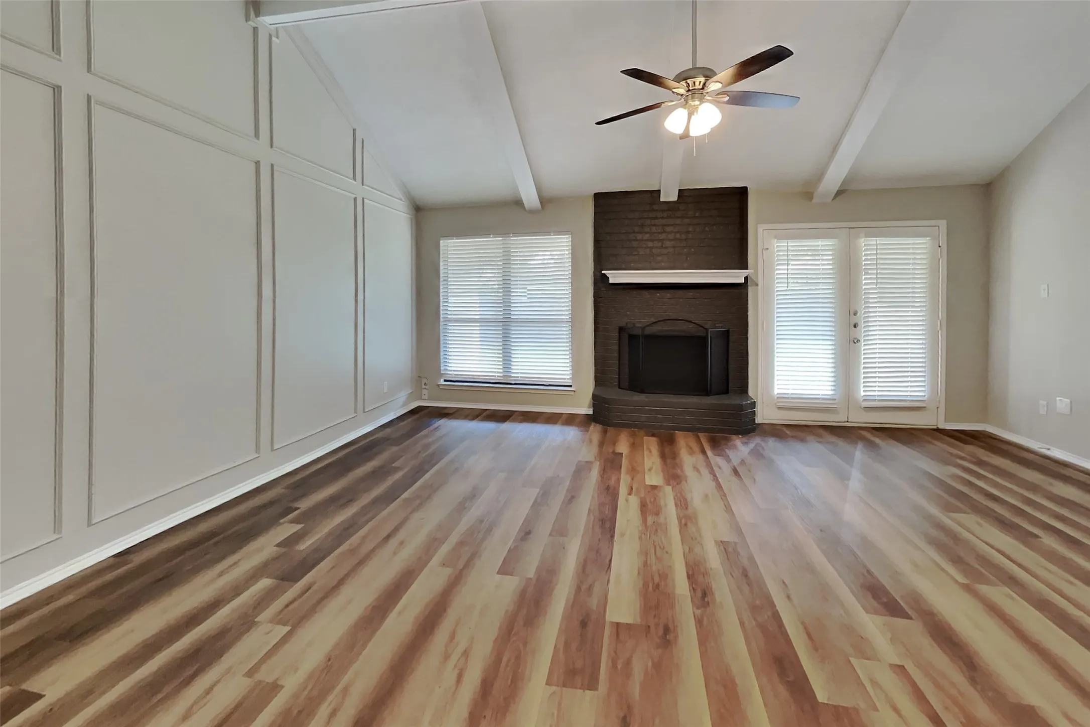 Single Family Residence For Rent in Tarrant County , 812 Wind Brooke Drive, Arlington, Texas 76001, 3 Bedroom, 2 Bathroom, 2 Garage spaces, 1,516 Sqft, built in 1986, mls#21398604, Real Estate Agent in Arlington, Homes For Rent in Tarrant county, Homes For Rent in Arlington, Realtor in Arlington Texas, Real Estate Brokerage Independent Realty Texas, Luminita Cordes Realtor