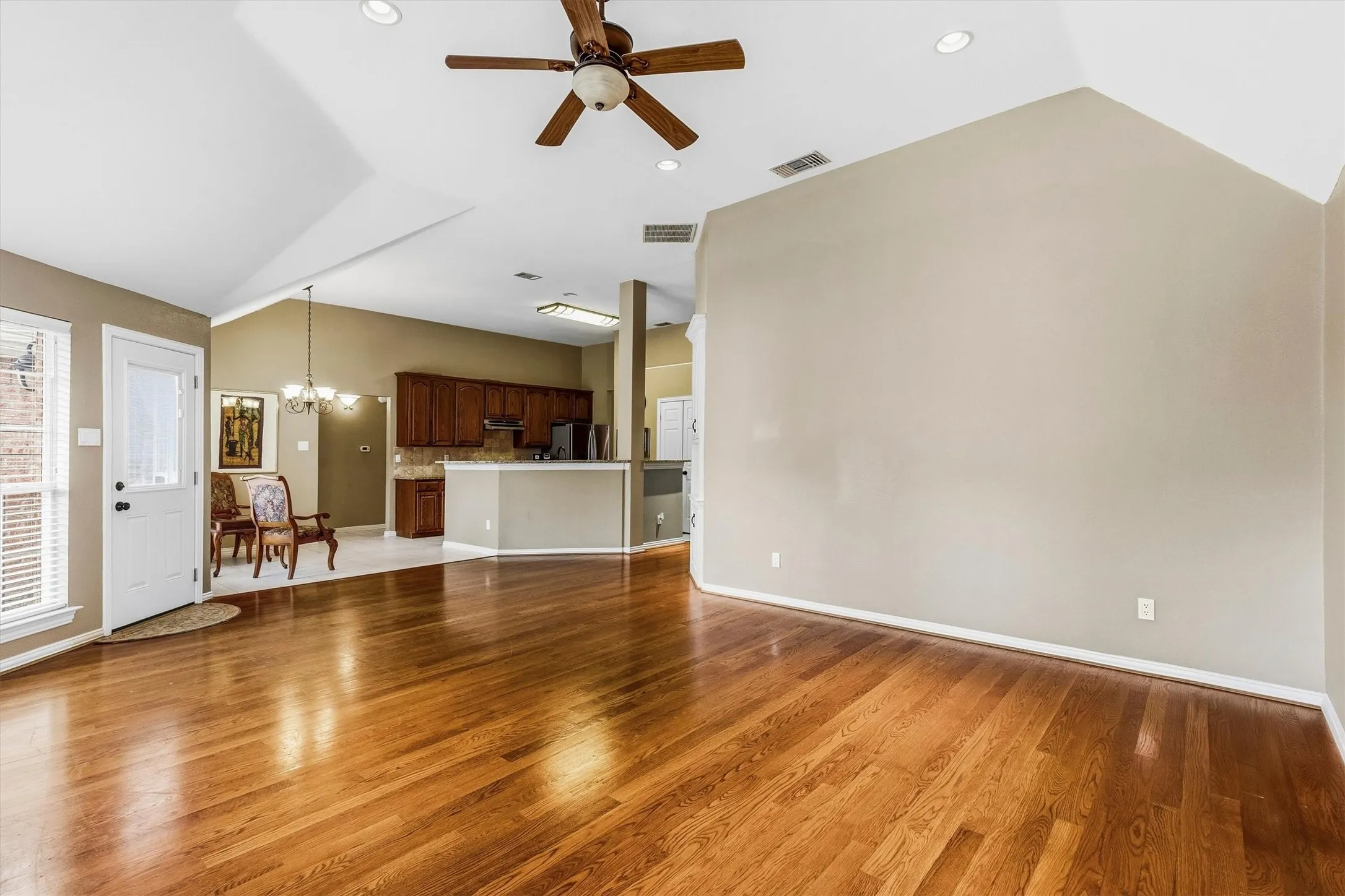 Vaulted ceiling with recessed lighting