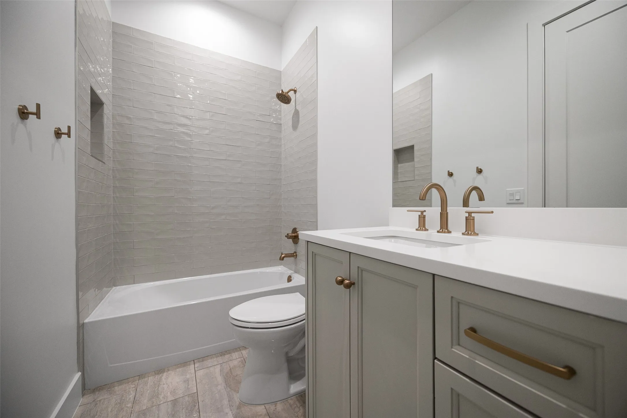 Single Family Residence For Sale in Dallas County , 3847 Shady Hill Drive, Dallas, Texas 75229, 4 Bedroom, 5 Bathroom, 2 Garage spaces, 4,235 Sqft, built in 1963, mls#21388708, Real Estate Agent in Dallas, Homes For Sale in Dallas county, Homes For Sale in Dallas, Realtor in Dallas Texas, Real Estate Brokerage Independent Realty Texas, Luminita Cordes Realtor