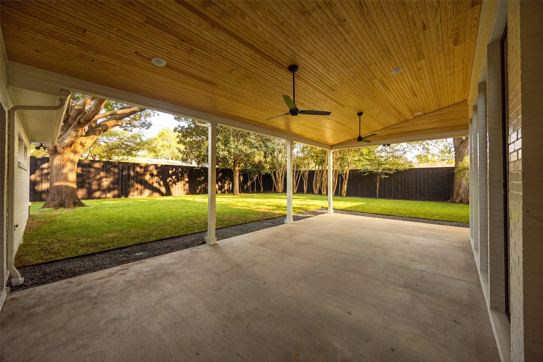 Single Family Residence For Sale in Dallas County , 3847 Shady Hill Drive, Dallas, Texas 75229, 4 Bedroom, 5 Bathroom, 2 Garage spaces, 4,235 Sqft, built in 1963, mls#21388708, Real Estate Agent in Dallas, Homes For Sale in Dallas county, Homes For Sale in Dallas, Realtor in Dallas Texas, Real Estate Brokerage Independent Realty Texas, Luminita Cordes Realtor