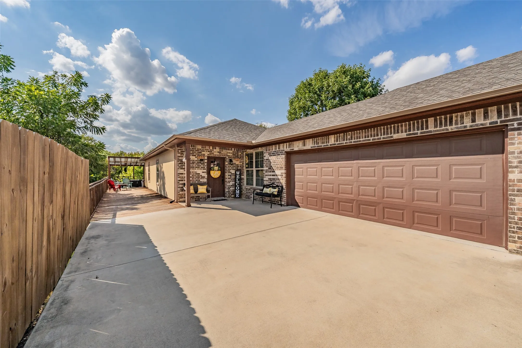 Single Family Residence For Sale in Dallas County , 129 Morris Street, De Soto, Texas 75115, 3 Bedroom, 2 Bathroom, 2 Garage spaces, 1,487 Sqft, built in 2019, mls#21398499, Real Estate Agent in De Soto, Homes For Sale in Dallas county, Homes For Sale in De Soto, Realtor in De Soto Texas, Real Estate Brokerage Independent Realty Texas, Luminita Cordes Realtor