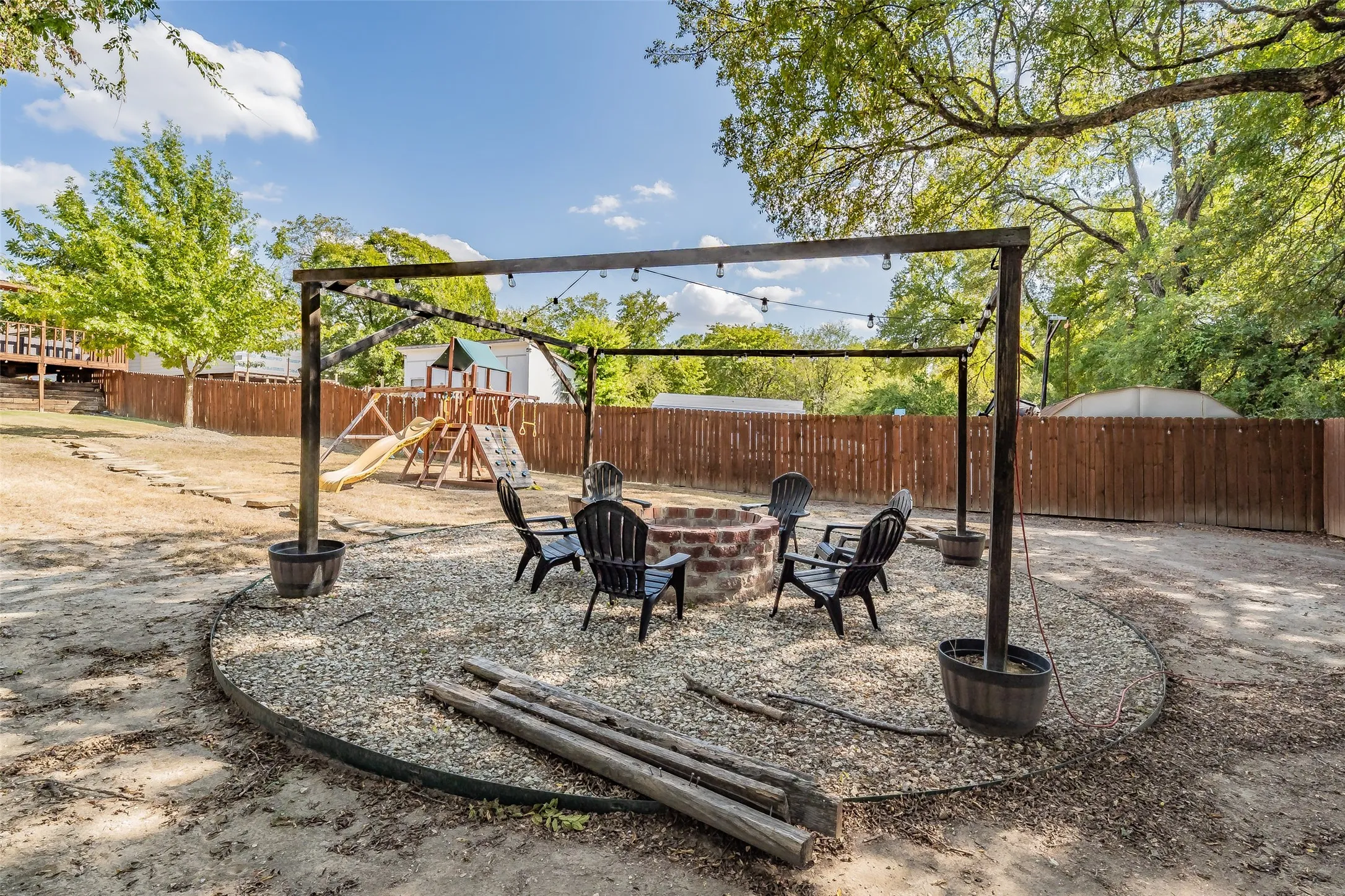 Single Family Residence For Sale in Dallas County , 129 Morris Street, De Soto, Texas 75115, 3 Bedroom, 2 Bathroom, 2 Garage spaces, 1,487 Sqft, built in 2019, mls#21398499, Real Estate Agent in De Soto, Homes For Sale in Dallas county, Homes For Sale in De Soto, Realtor in De Soto Texas, Real Estate Brokerage Independent Realty Texas, Luminita Cordes Realtor