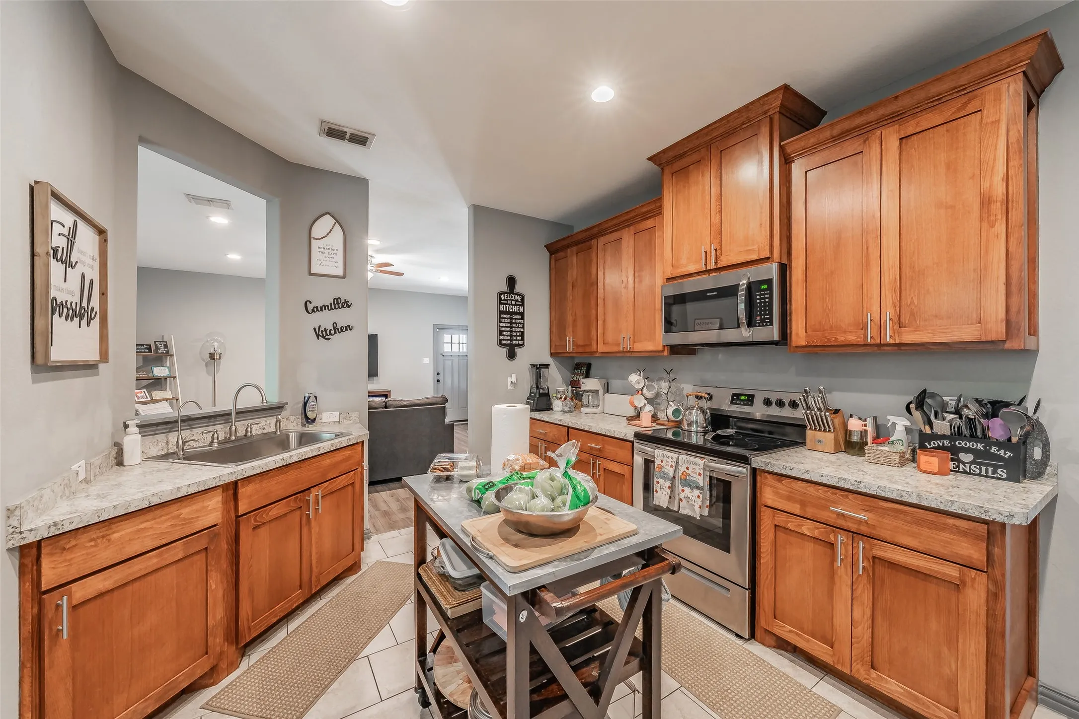 Single Family Residence For Sale in Dallas County , 129 Morris Street, De Soto, Texas 75115, 3 Bedroom, 2 Bathroom, 2 Garage spaces, 1,487 Sqft, built in 2019, mls#21398499, Real Estate Agent in De Soto, Homes For Sale in Dallas county, Homes For Sale in De Soto, Realtor in De Soto Texas, Real Estate Brokerage Independent Realty Texas, Luminita Cordes Realtor