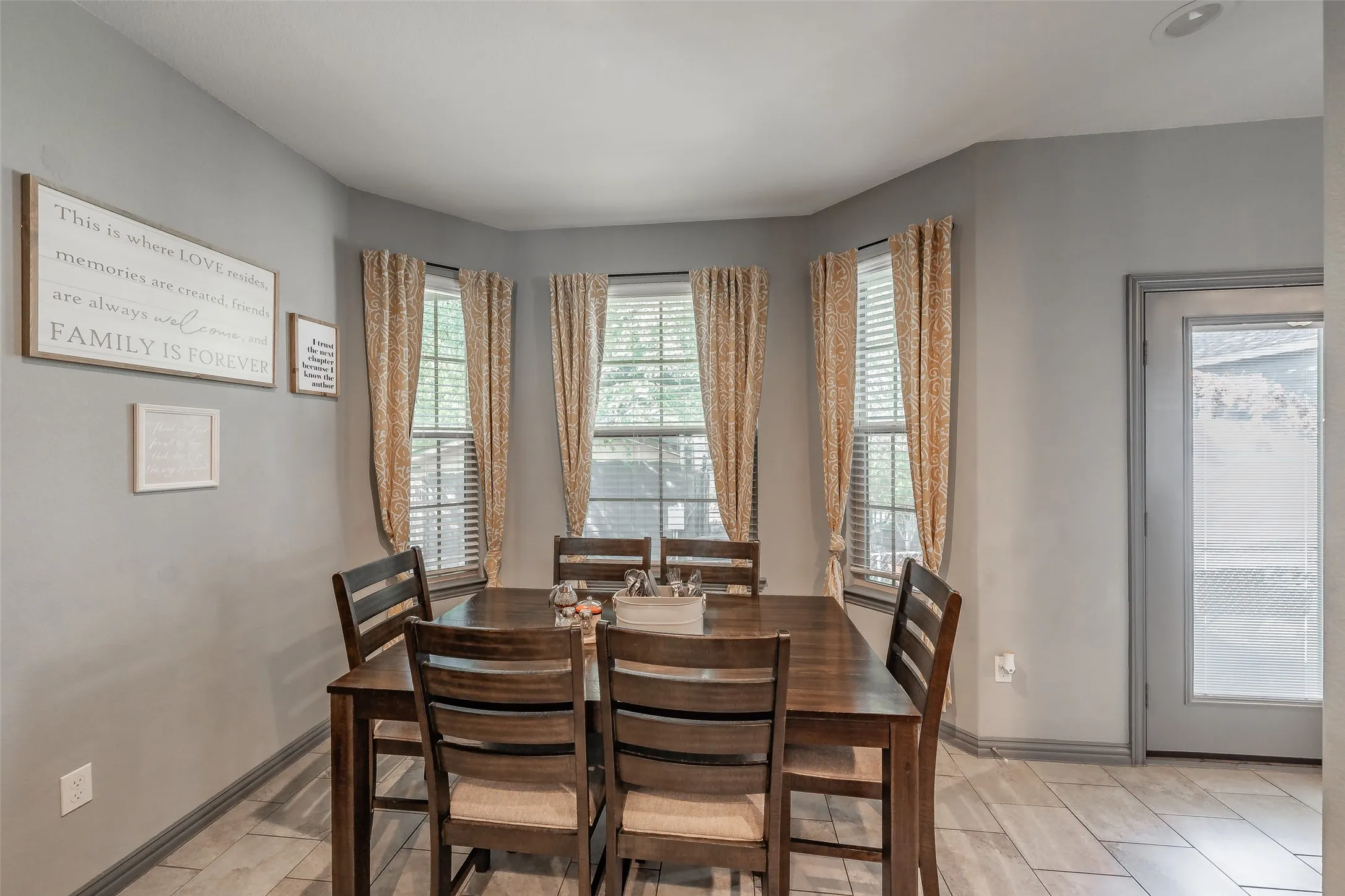Single Family Residence For Sale in Dallas County , 129 Morris Street, De Soto, Texas 75115, 3 Bedroom, 2 Bathroom, 2 Garage spaces, 1,487 Sqft, built in 2019, mls#21398499, Real Estate Agent in De Soto, Homes For Sale in Dallas county, Homes For Sale in De Soto, Realtor in De Soto Texas, Real Estate Brokerage Independent Realty Texas, Luminita Cordes Realtor
