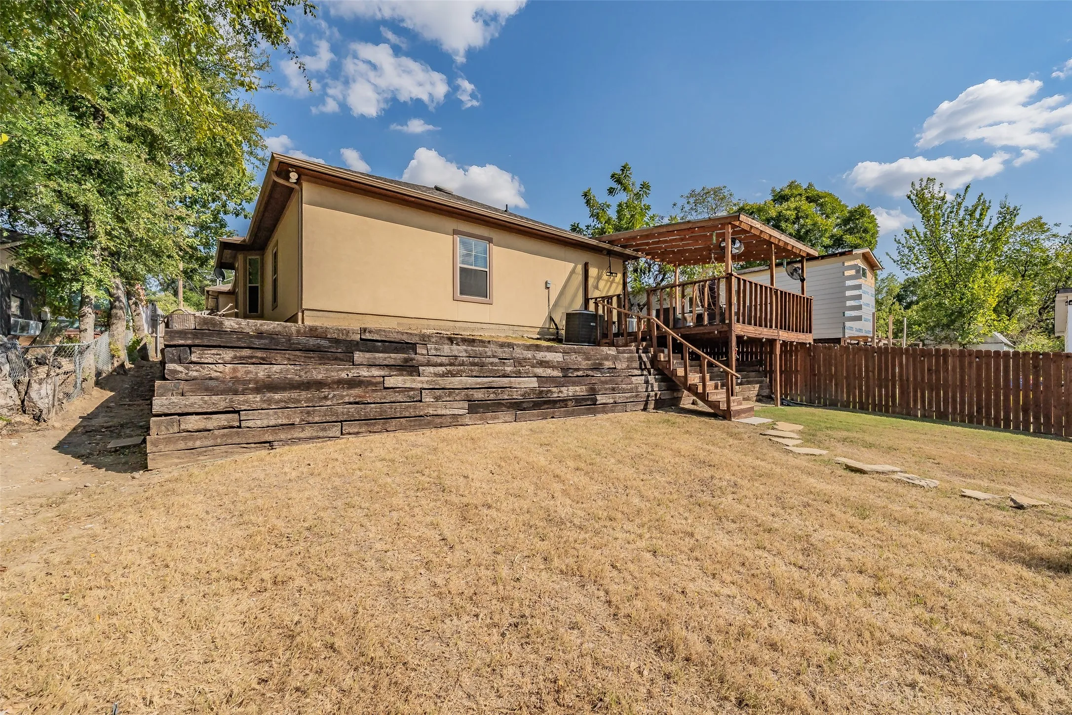 Single Family Residence For Sale in Dallas County , 129 Morris Street, De Soto, Texas 75115, 3 Bedroom, 2 Bathroom, 2 Garage spaces, 1,487 Sqft, built in 2019, mls#21398499, Real Estate Agent in De Soto, Homes For Sale in Dallas county, Homes For Sale in De Soto, Realtor in De Soto Texas, Real Estate Brokerage Independent Realty Texas, Luminita Cordes Realtor
