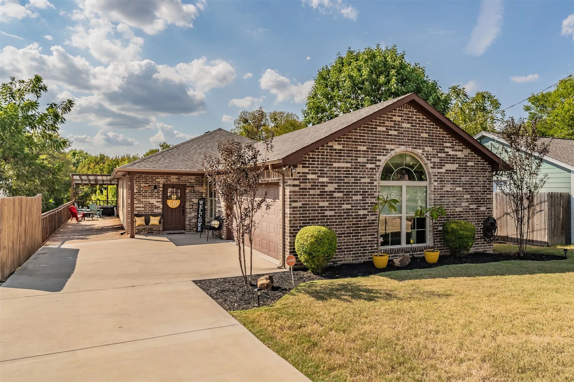Single Family Residence For Sale in Dallas County , 129 Morris Street, De Soto, Texas 75115, 3 Bedroom, 2 Bathroom, 2 Garage spaces, 1,487 Sqft, built in 2019, mls#21398499, Real Estate Agent in De Soto, Homes For Sale in Dallas county, Homes For Sale in De Soto, Realtor in De Soto Texas, Real Estate Brokerage Independent Realty Texas, Luminita Cordes Realtor