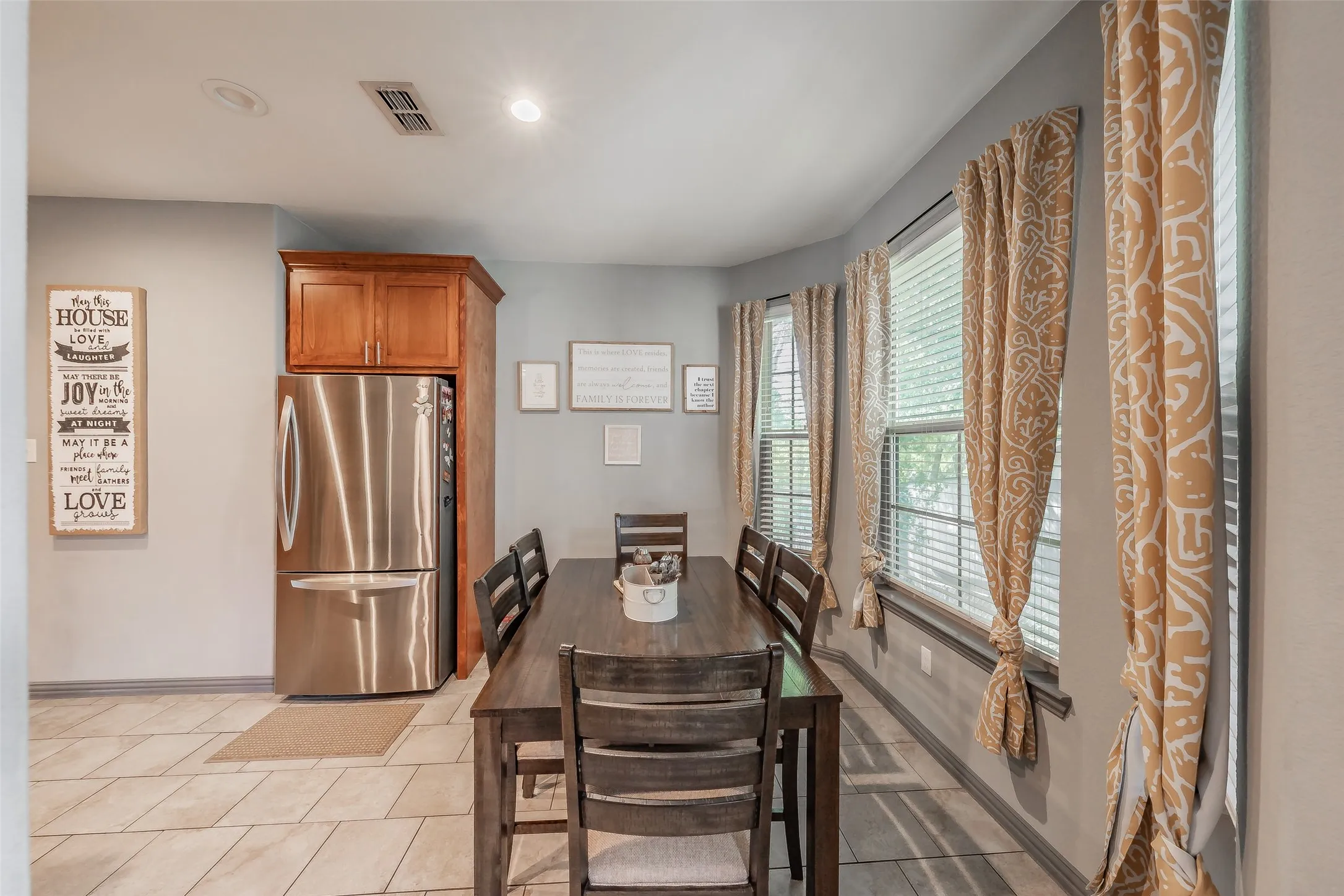 Single Family Residence For Sale in Dallas County , 129 Morris Street, De Soto, Texas 75115, 3 Bedroom, 2 Bathroom, 2 Garage spaces, 1,487 Sqft, built in 2019, mls#21398499, Real Estate Agent in De Soto, Homes For Sale in Dallas county, Homes For Sale in De Soto, Realtor in De Soto Texas, Real Estate Brokerage Independent Realty Texas, Luminita Cordes Realtor