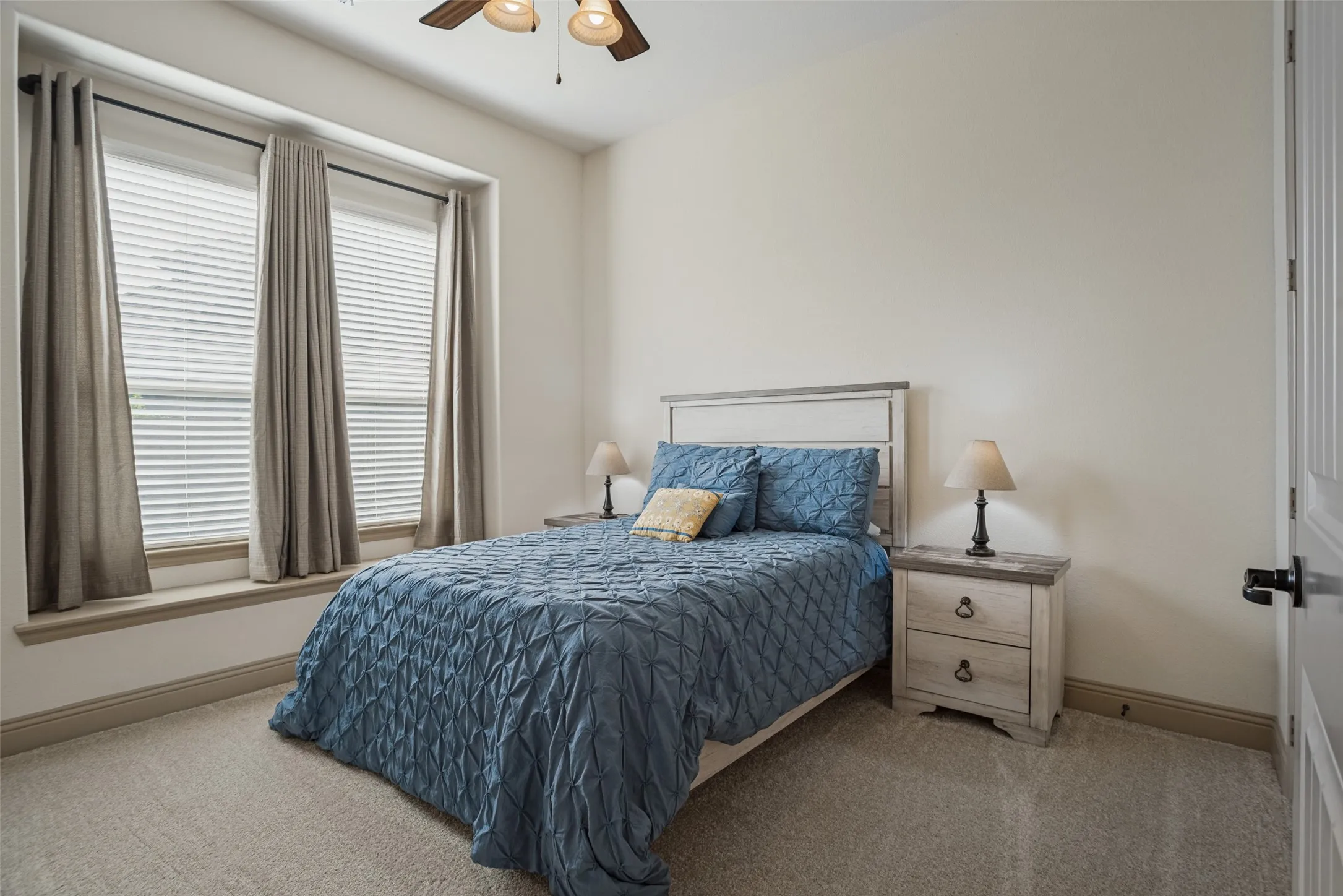 Single Family Residence For Sale in Collin County , 321 Berkshire Court, Prosper, Texas 75078, 3 Bedroom, 3 Bathroom, 3 Garage spaces, 2,671 Sqft, built in 2016, mls#21398549, Real Estate Agent in Prosper, Homes For Sale in Collin county, Homes For Sale in Prosper, Realtor in Prosper Texas, Real Estate Brokerage Independent Realty Texas, Luminita Cordes Realtor